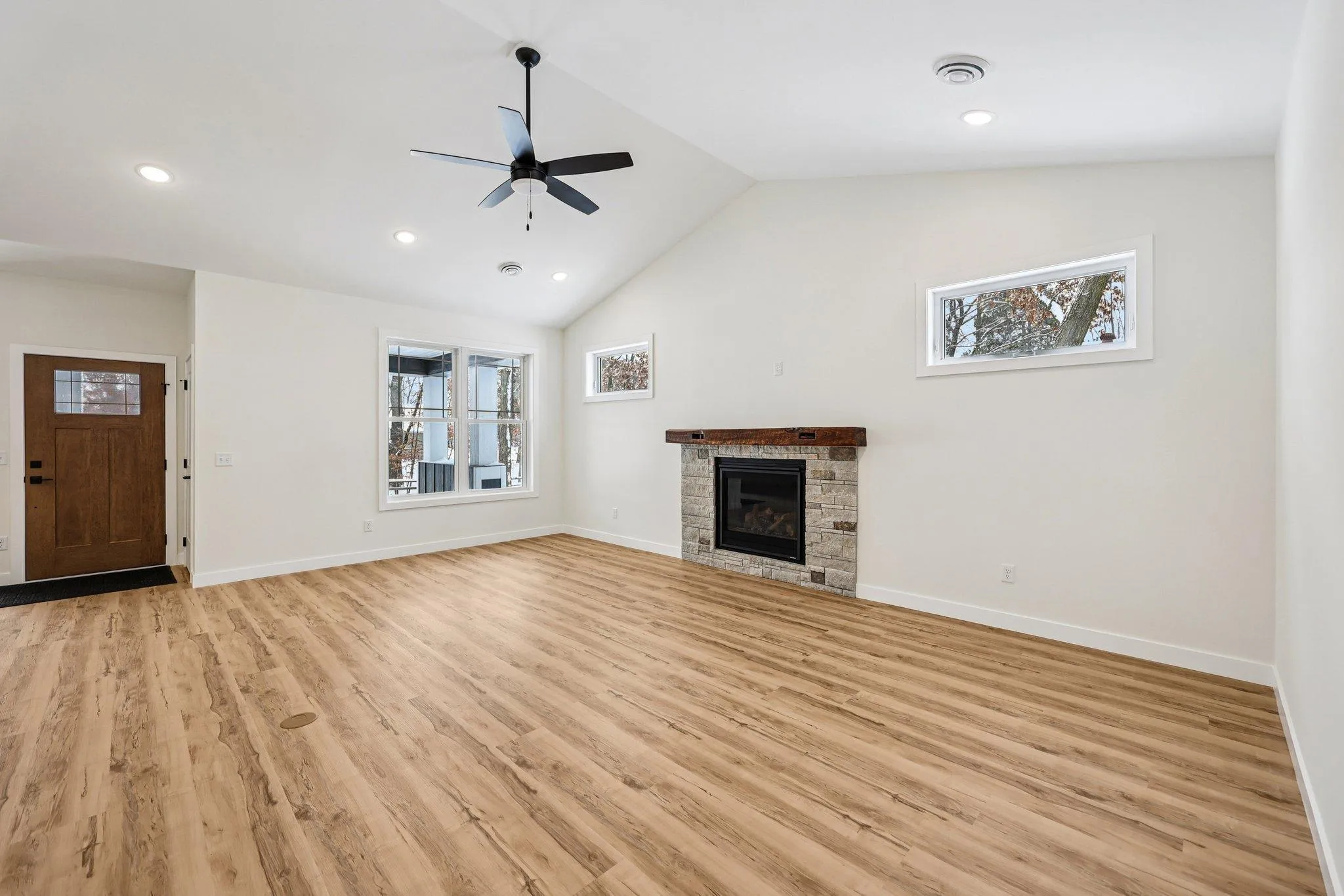 Photo 9 of 12035 Ash Street