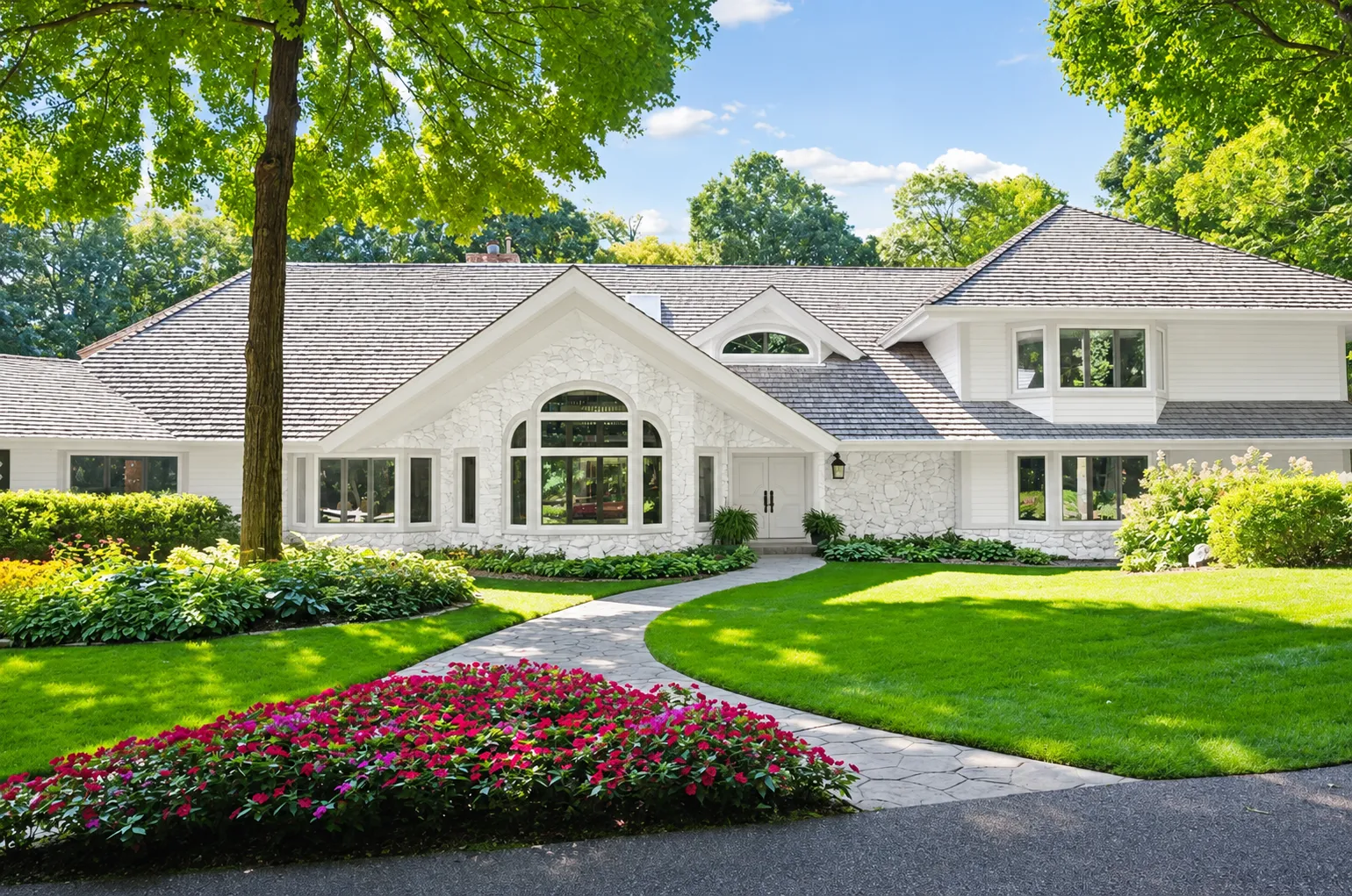 Photo 3 of 1420 Tamarack Drive