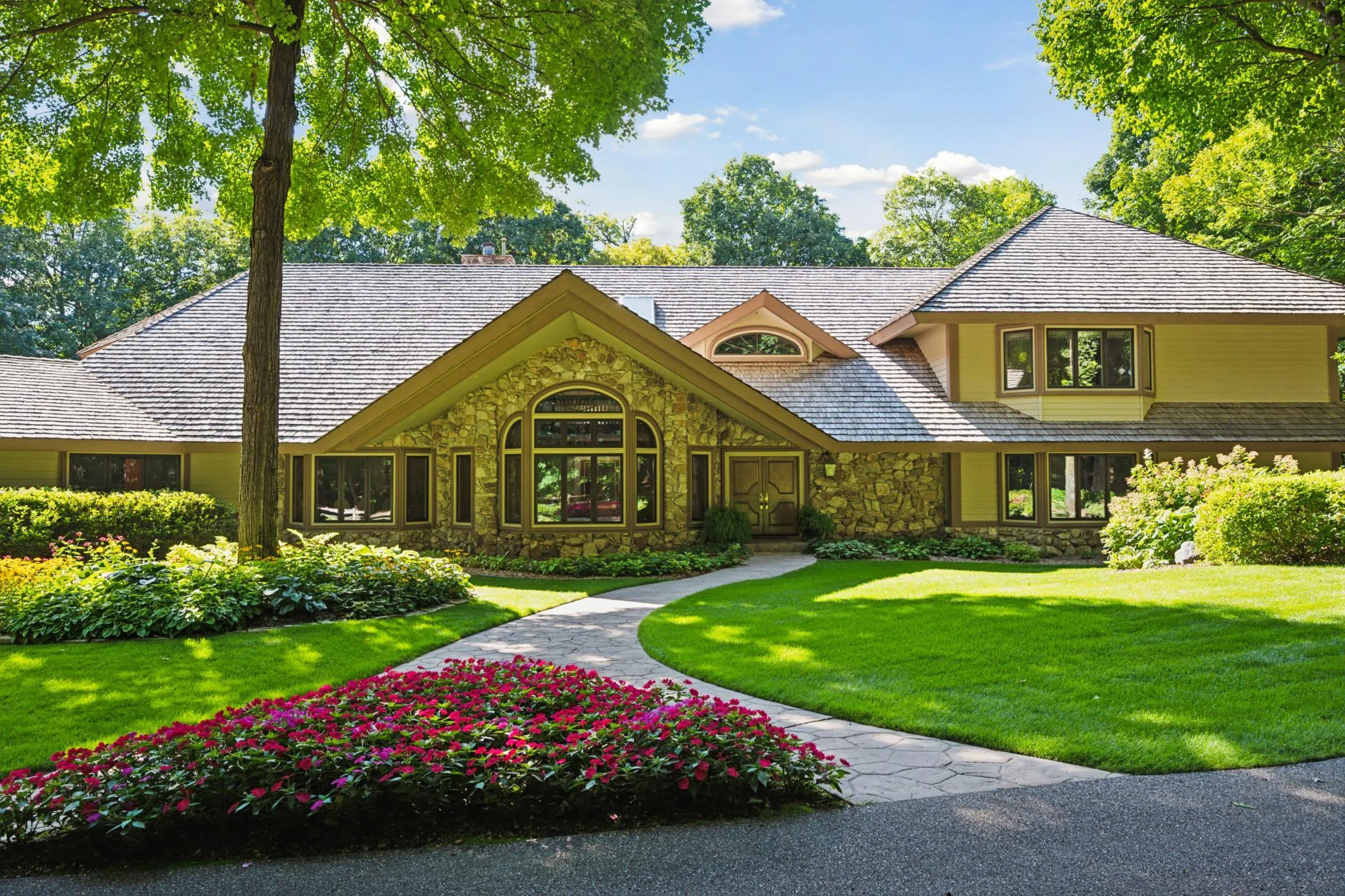 Photo 4 of 1420 Tamarack Drive