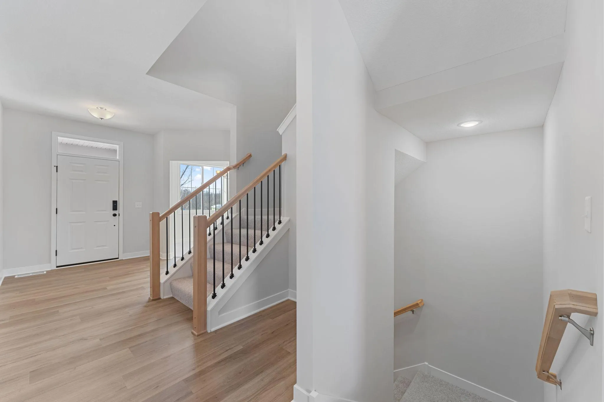 Photo 11 of 1551 Creekwood Dr