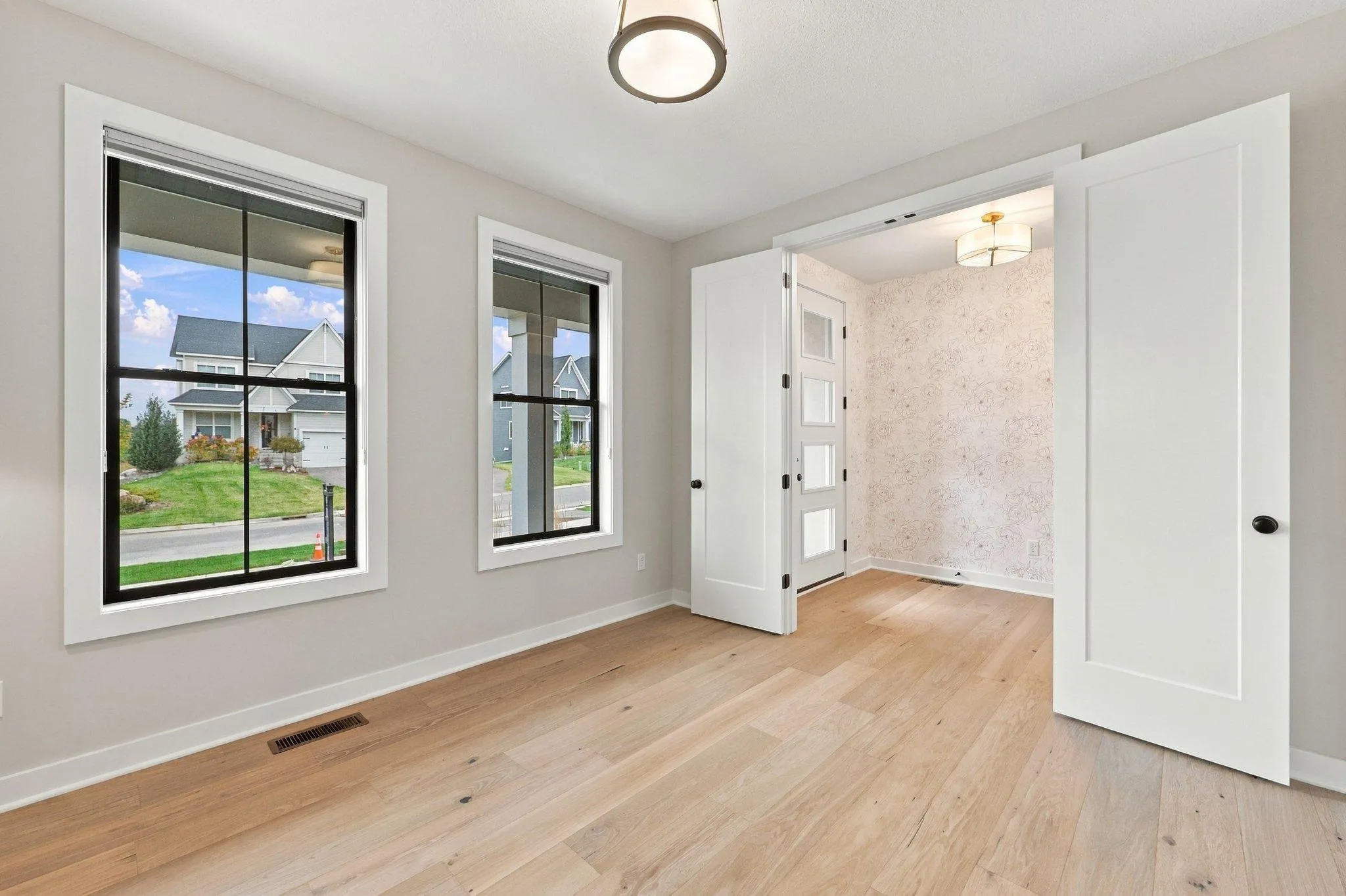 Photo 6 of 4304 Hillside Drive