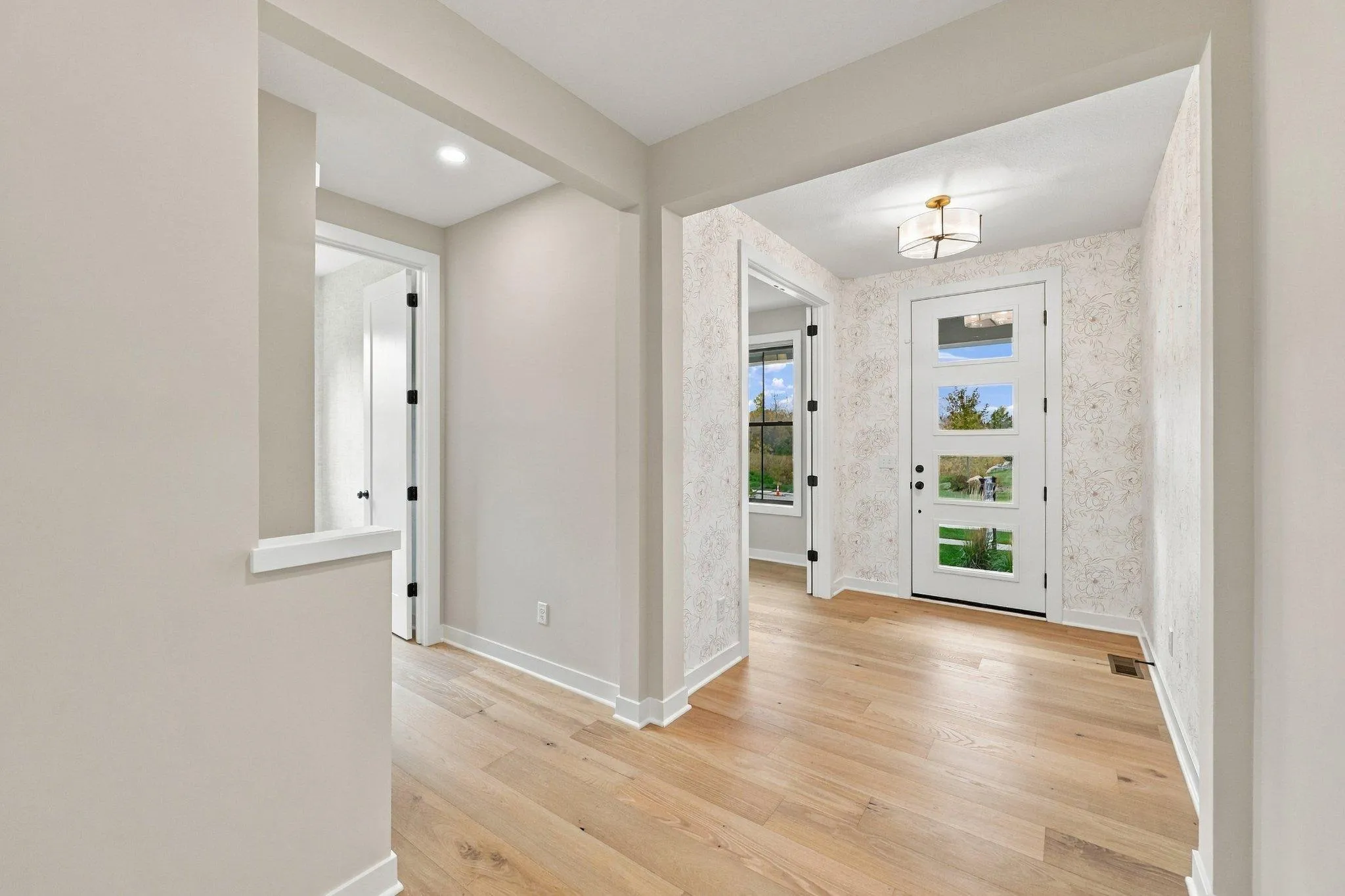 Photo 7 of 4304 Hillside Drive