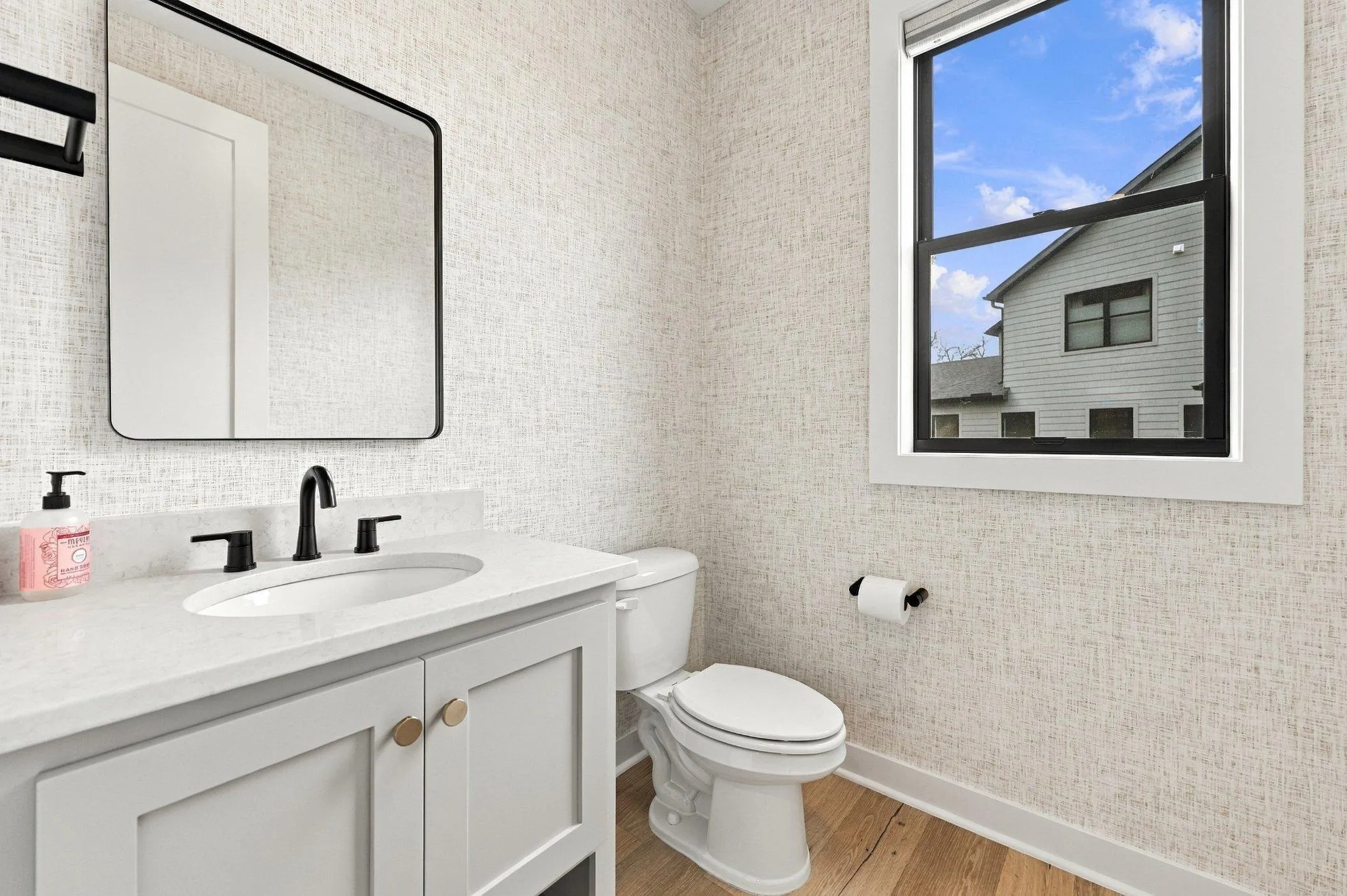 Photo 9 of 4304 Hillside Drive