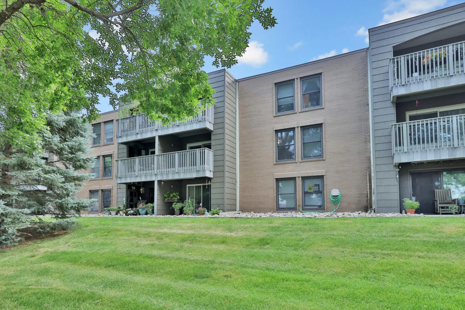 Photo 32 of 2800 Hamline N Avenue Unit 241