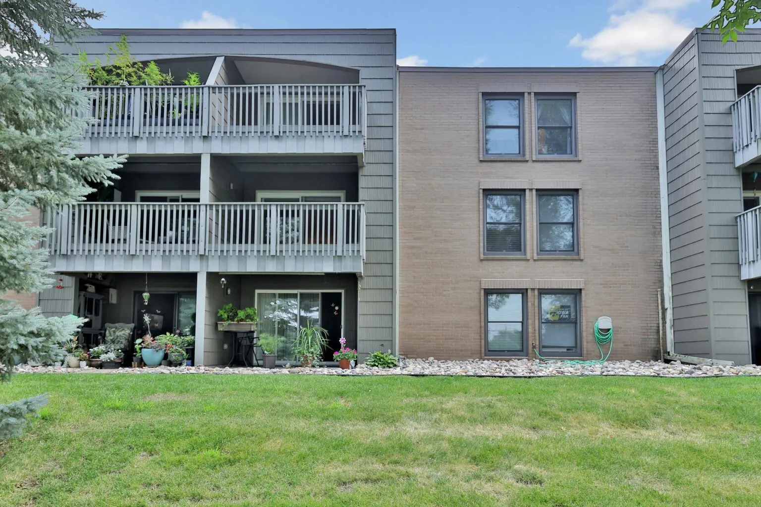 Photo 33 of 2800 Hamline N Avenue Unit 241