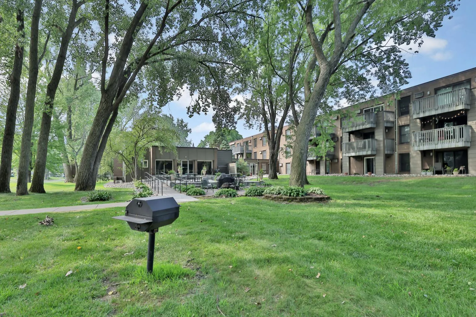 Photo 39 of 2800 Hamline N Avenue Unit 241