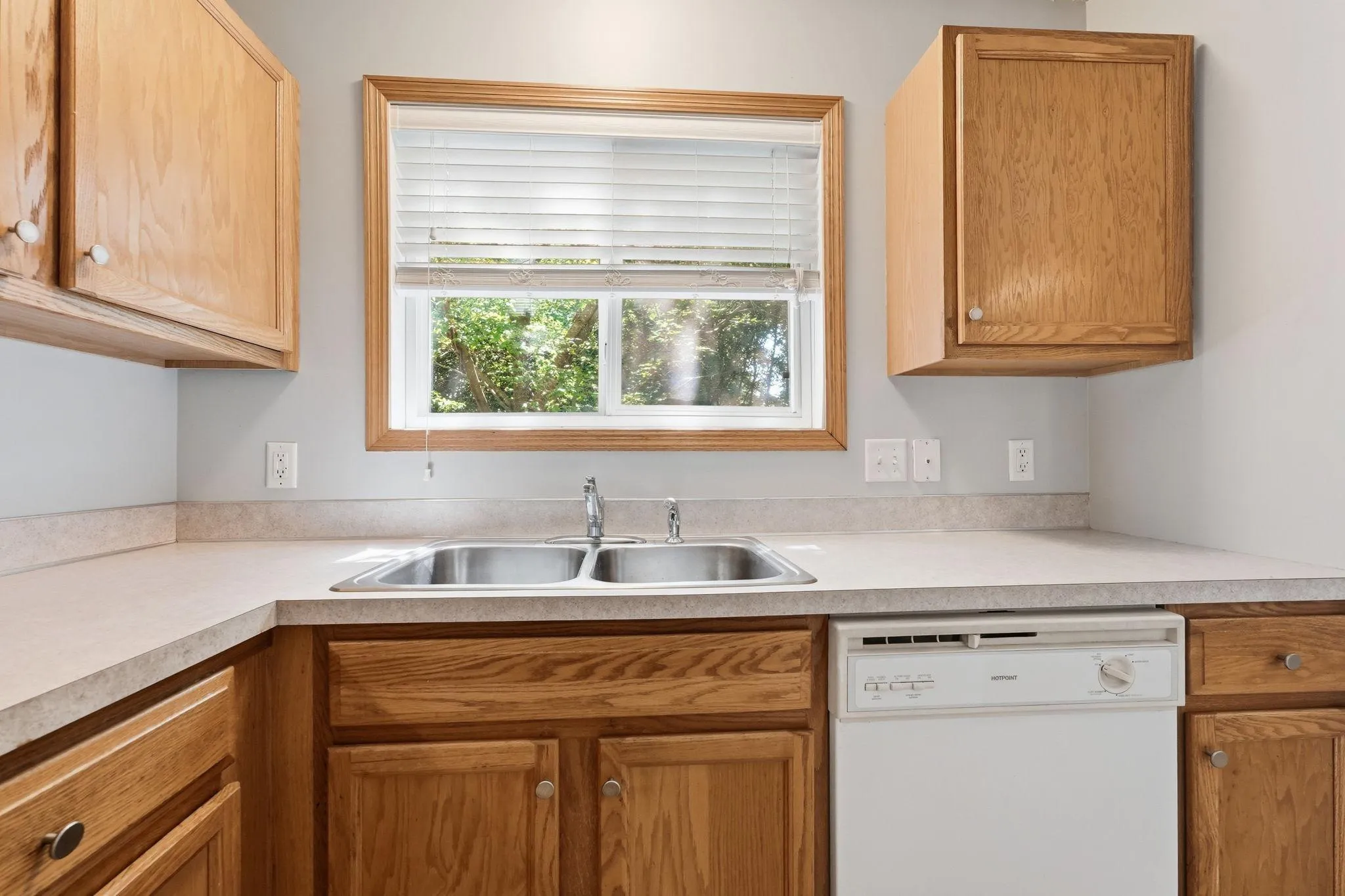 Photo 10 of 16389 Timber Crest Se Drive