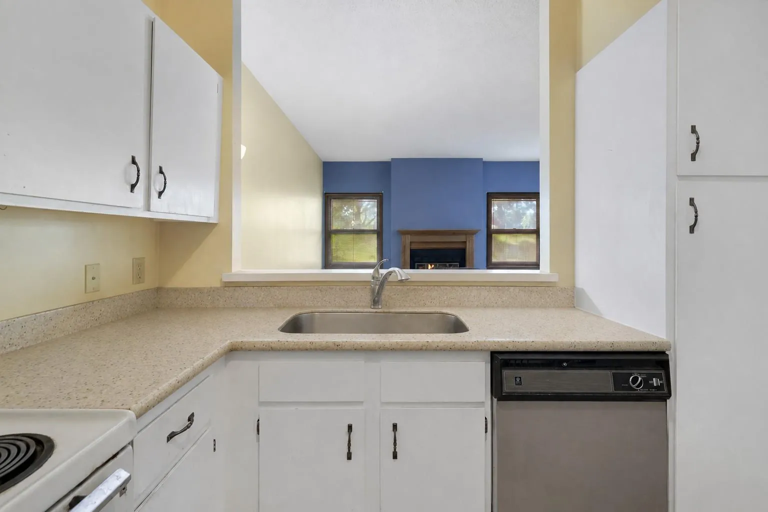 Photo 9 of 990 Kensington Trail Unit 107
