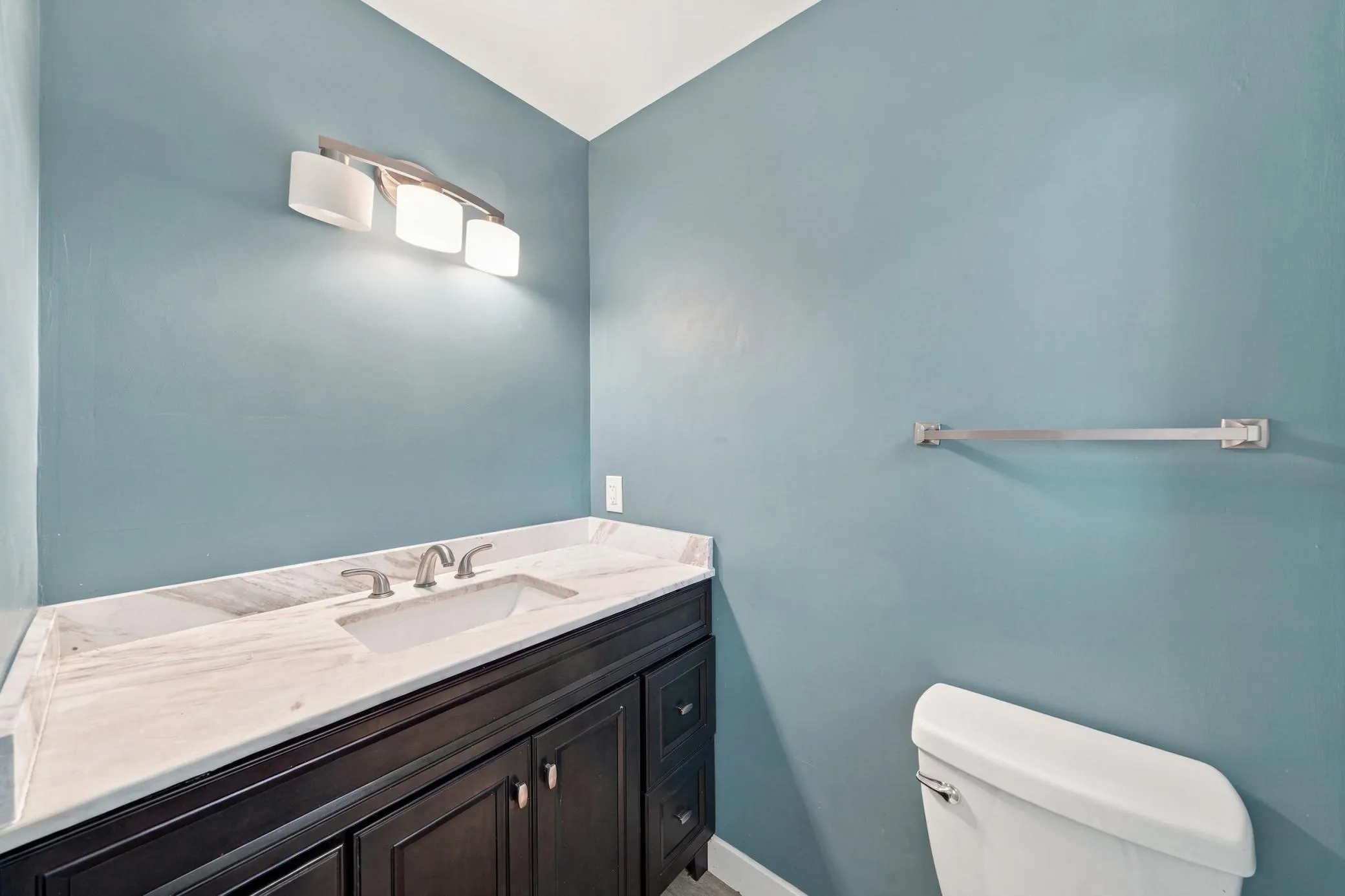 Photo 19 of 2149 Cardinal Lane