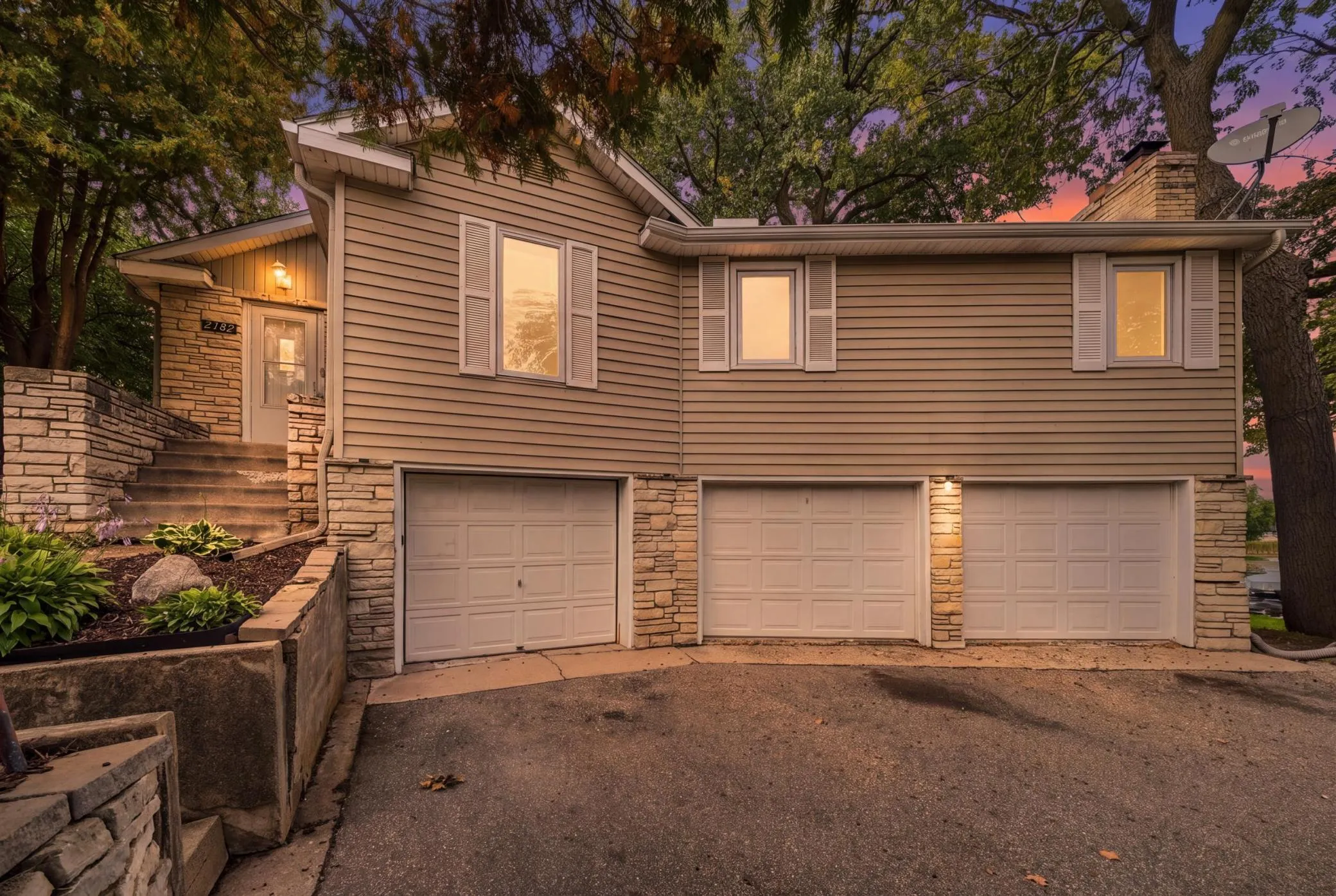 Photo 3 of 2149 Cardinal Lane