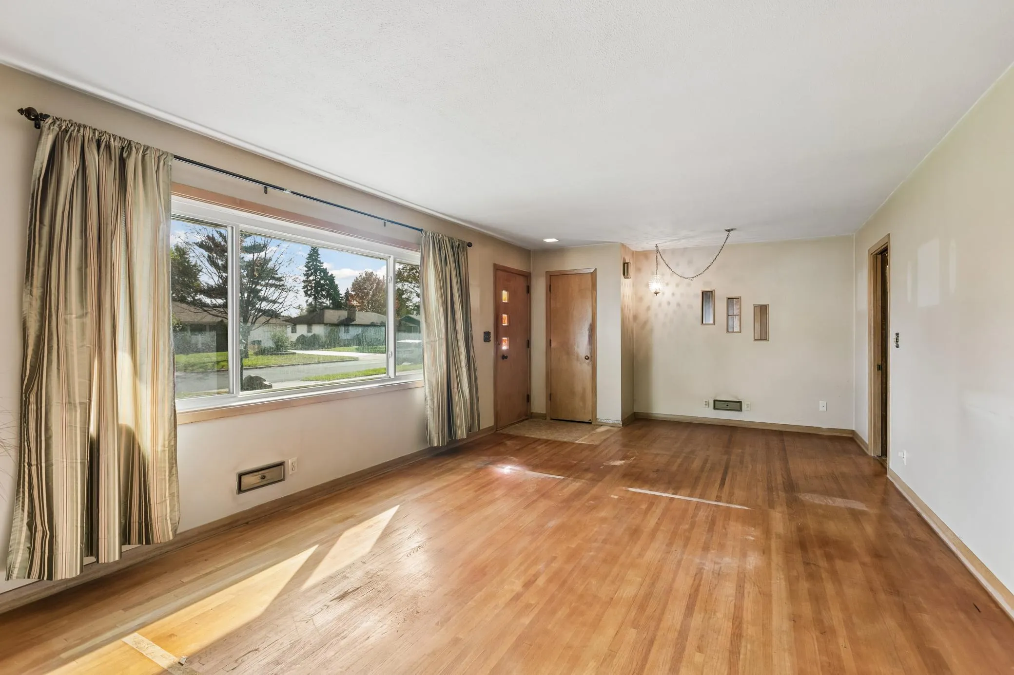 Photo 6 of 5737 Northport Drive