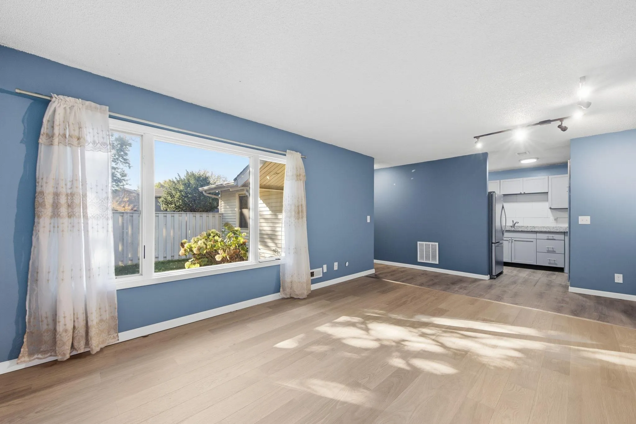 Photo 5 of 1096 Carmel Court