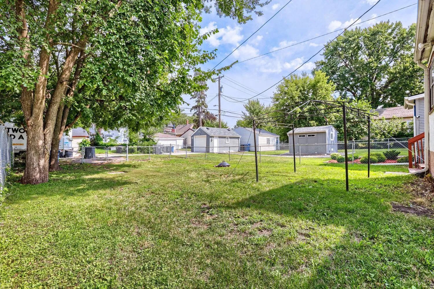 Photo 11 of 2922 Sheridan N Avenue