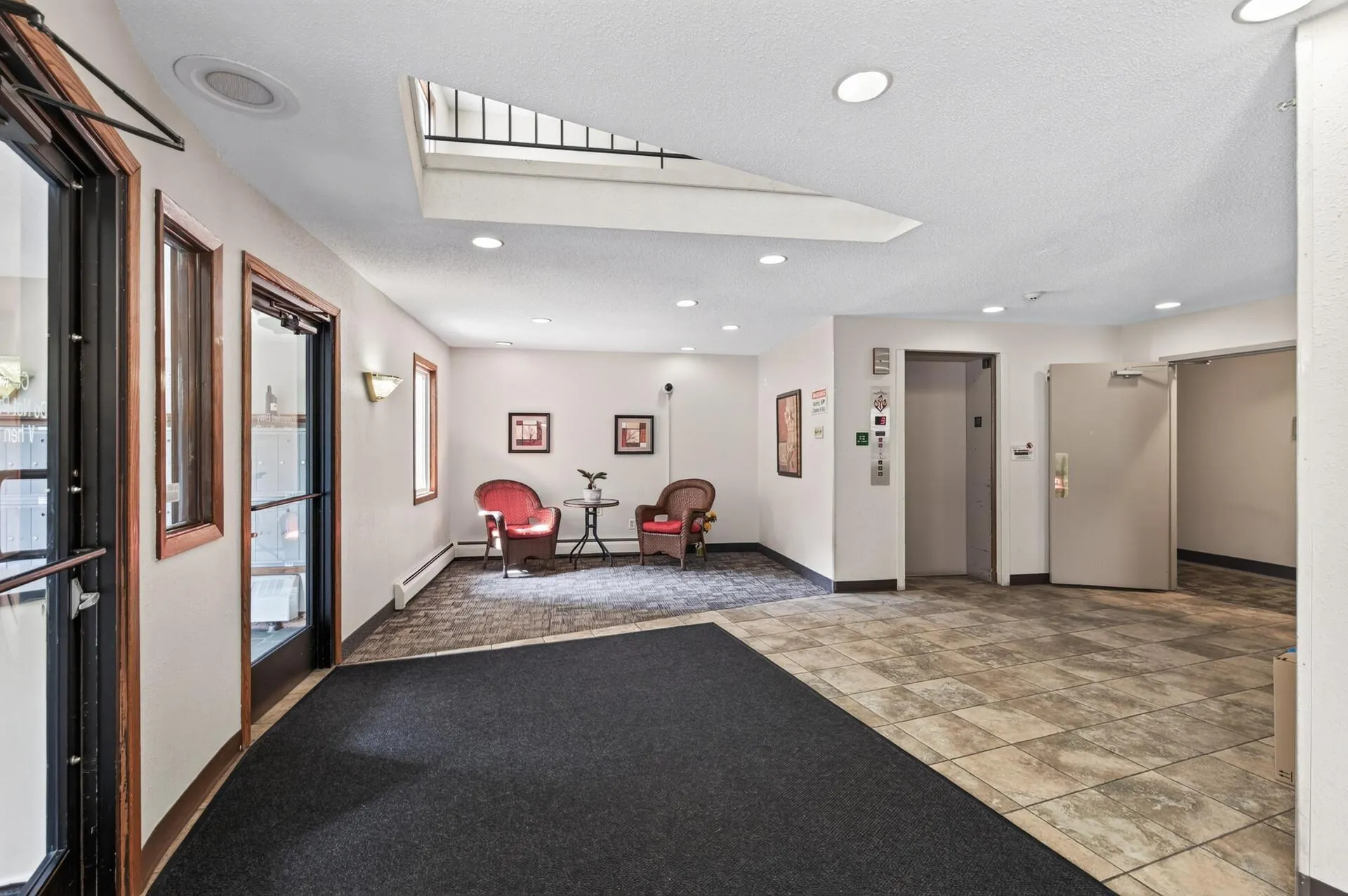 Photo 18 of 10311 Cedar Lake Road Unit 313