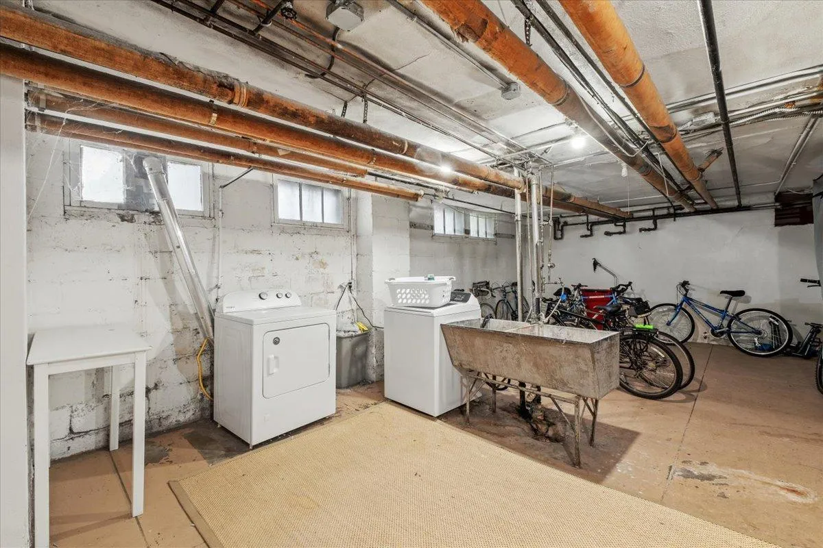 Photo 17 of 4609 Blaisdell Avenue Unit 2