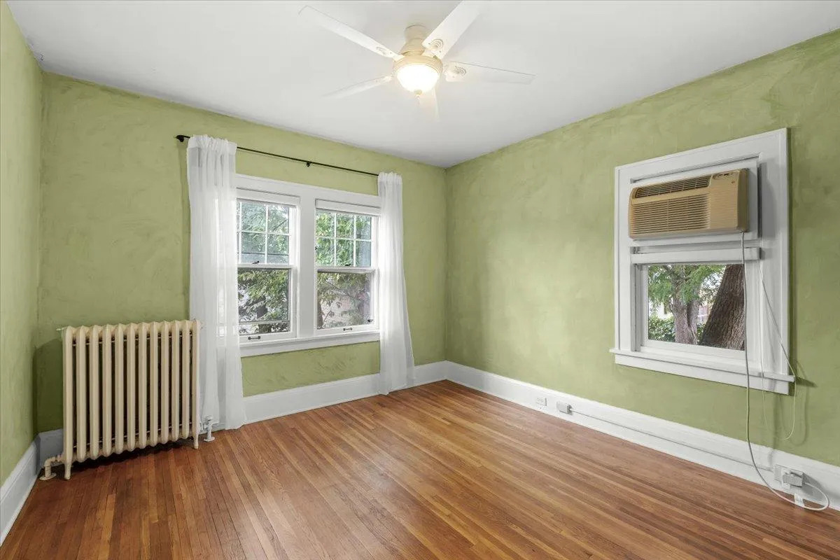 Photo 13 of 4609 Blaisdell Avenue Unit 2