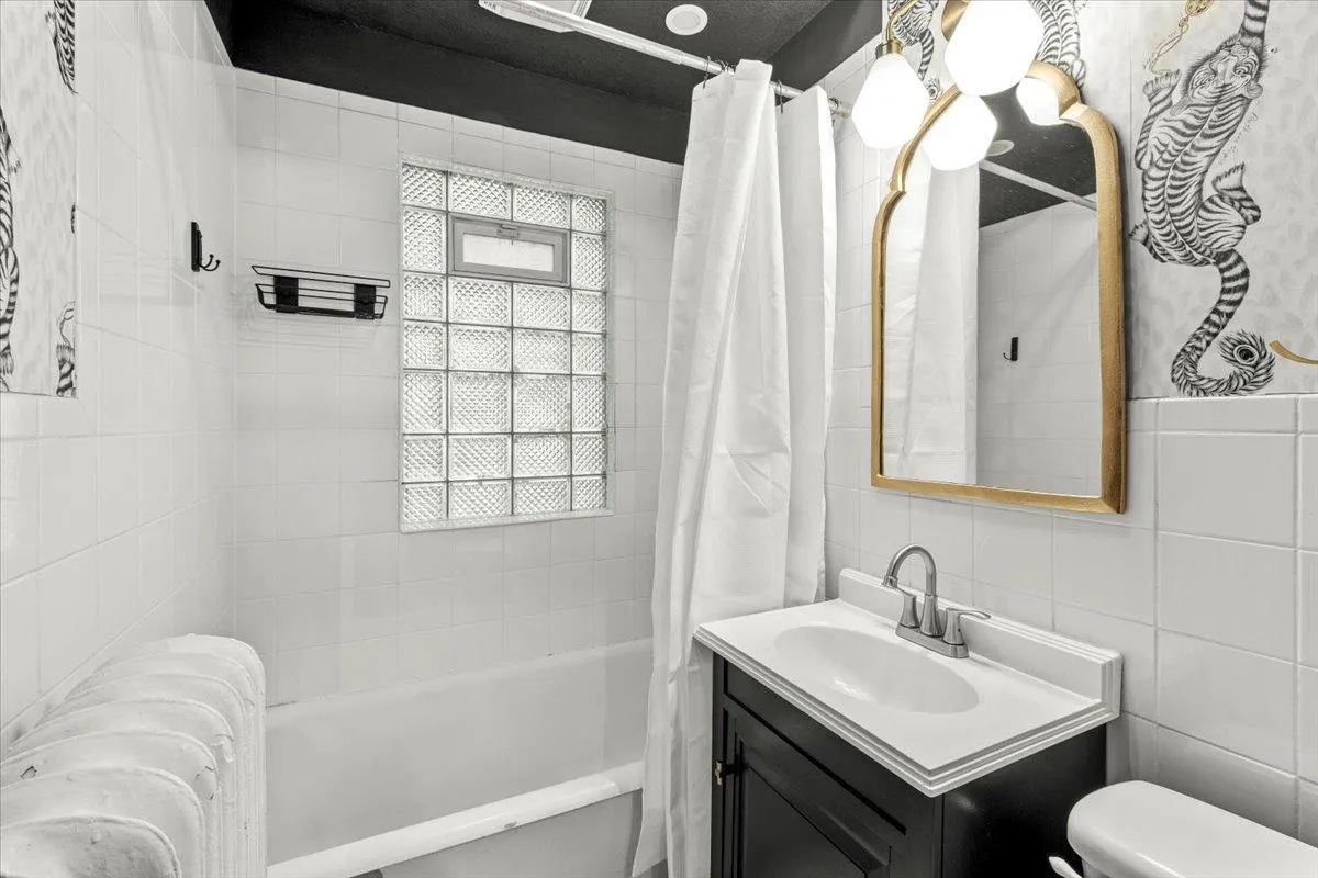 Photo 15 of 4609 Blaisdell Avenue Unit 2
