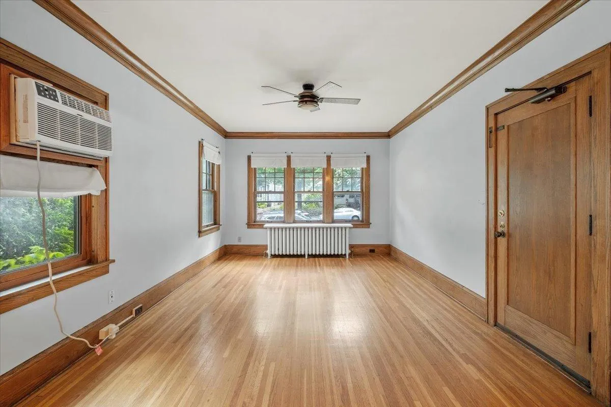 Photo 4 of 4609 Blaisdell Avenue Unit 2