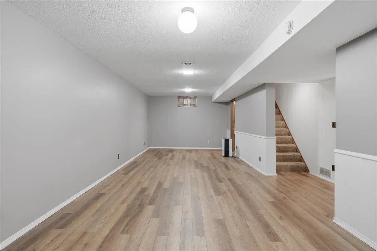 Photo 12 of 513 7th Street
