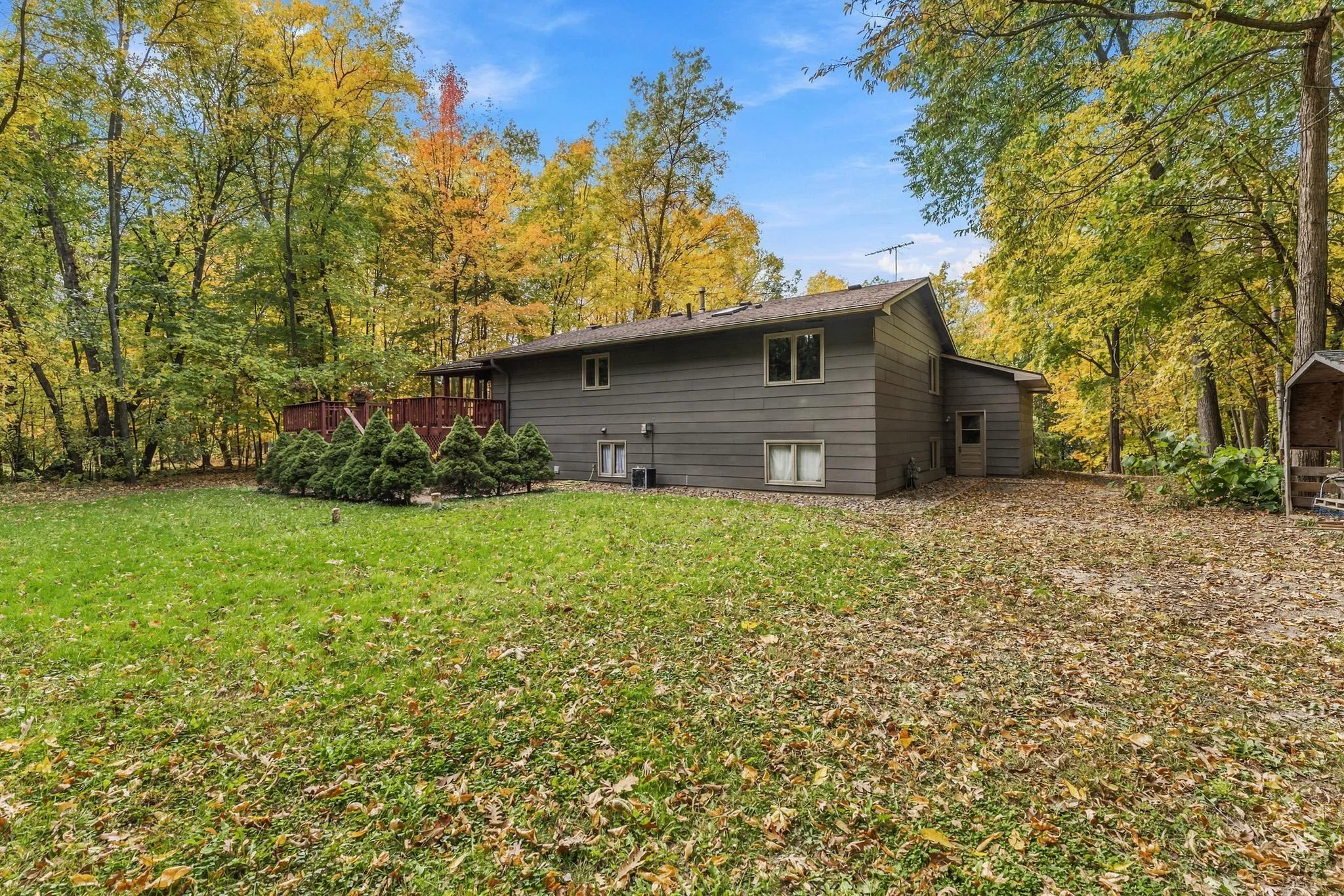 Photo 15 of 28957 Linden Avenue