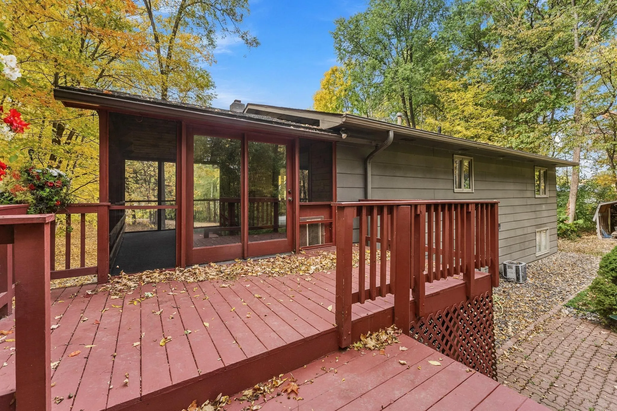 Photo 12 of 28957 Linden Avenue