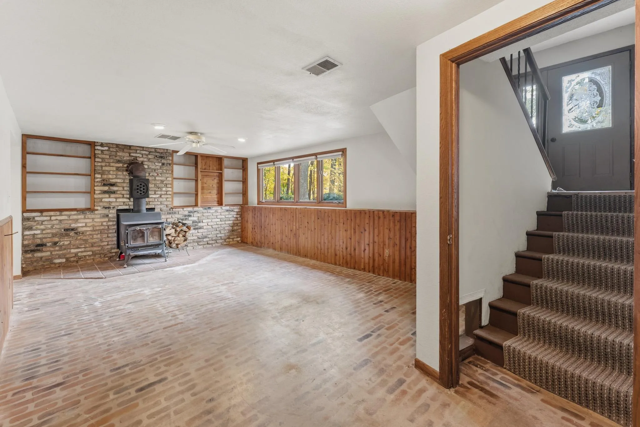 Photo 7 of 28957 Linden Avenue