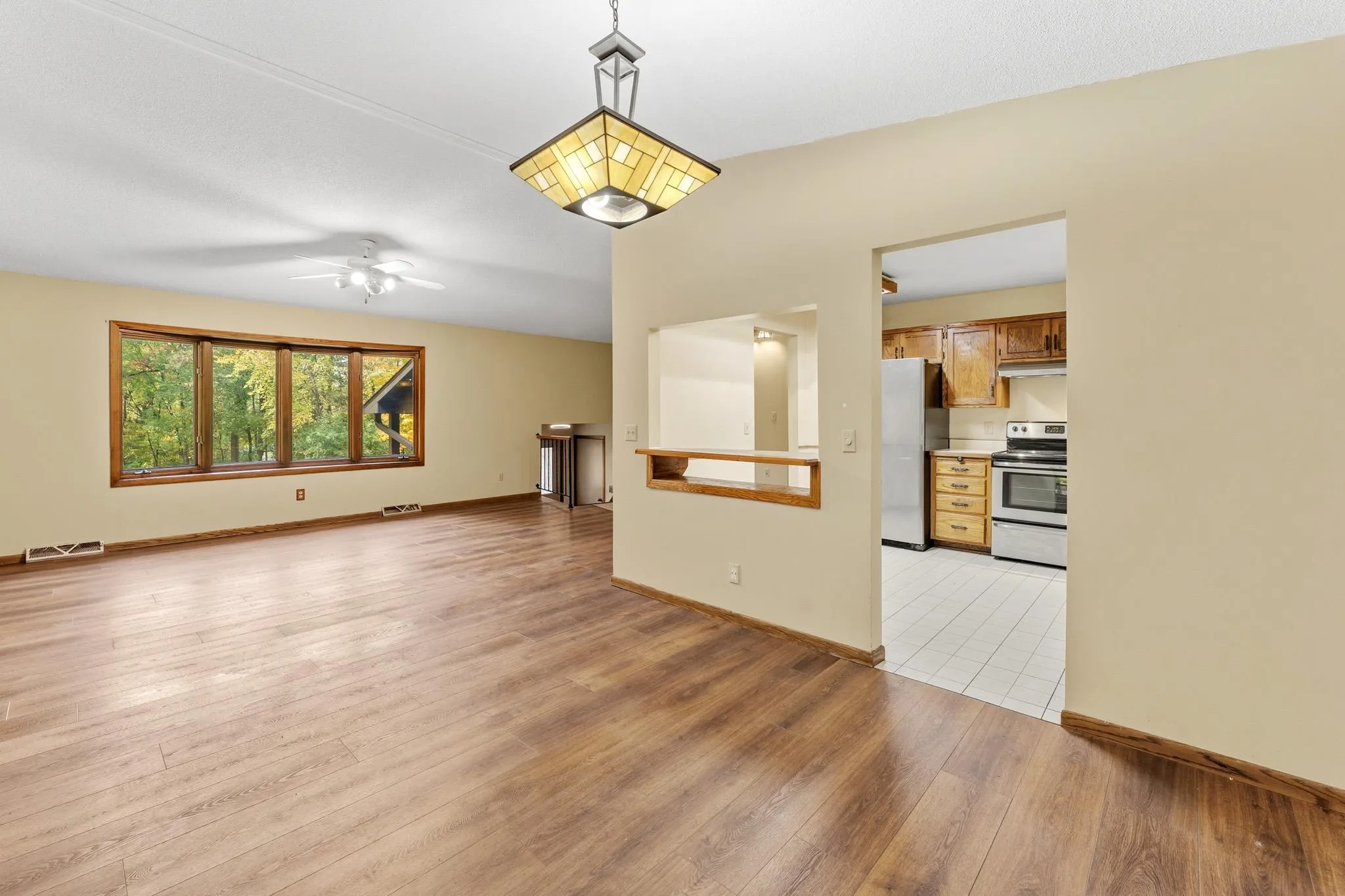 Photo 5 of 28957 Linden Avenue