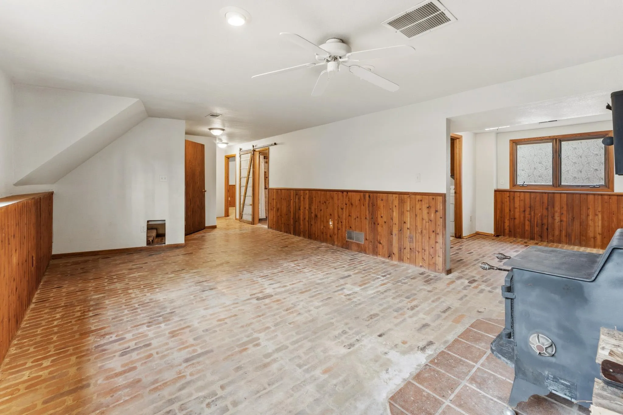 Photo 36 of 28957 Linden Avenue