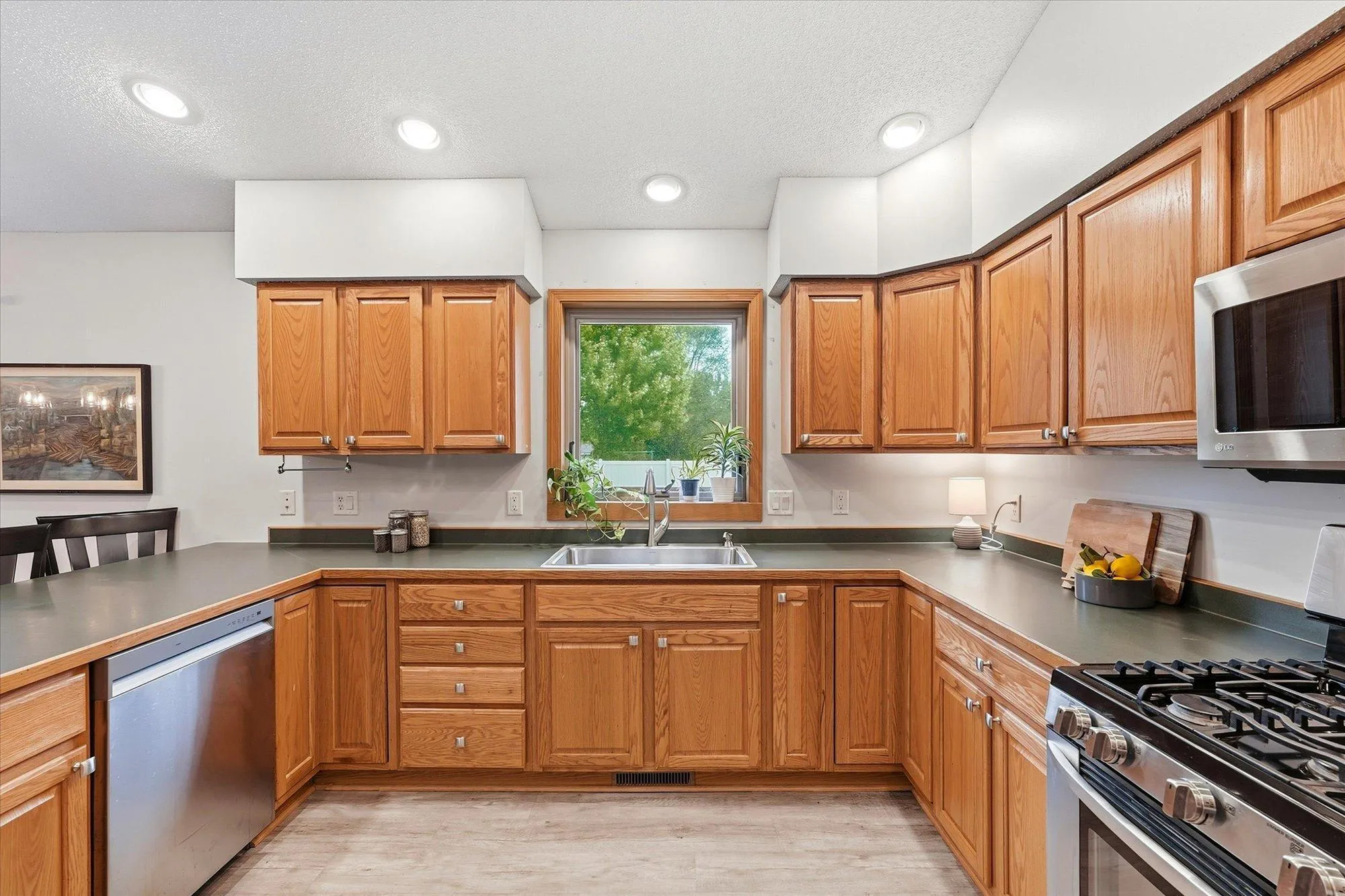 Photo 13 of 409 Smith Avenue