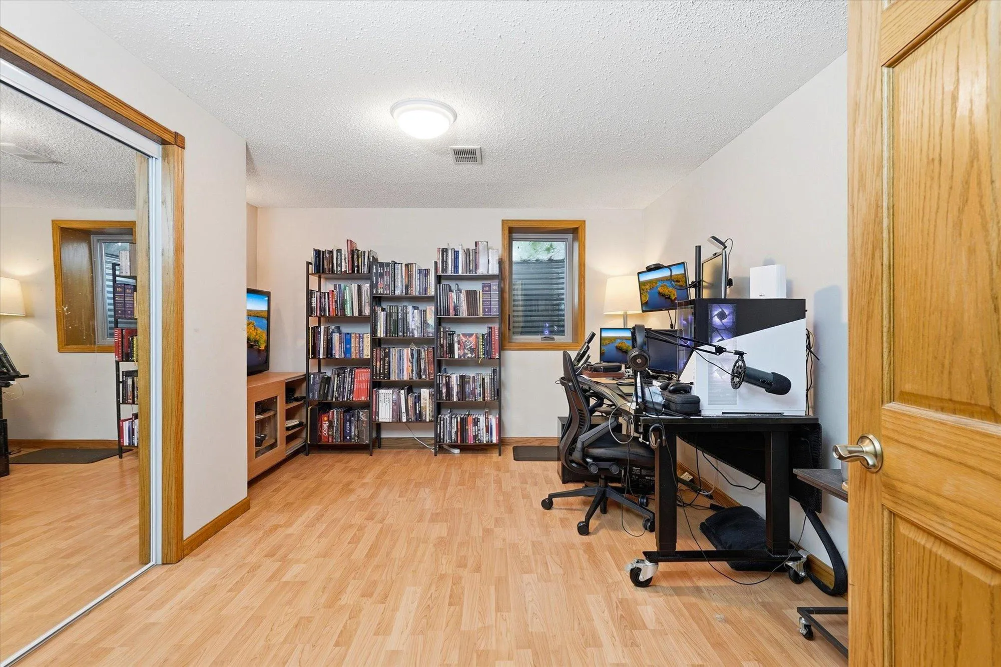 Photo 32 of 409 Smith Avenue