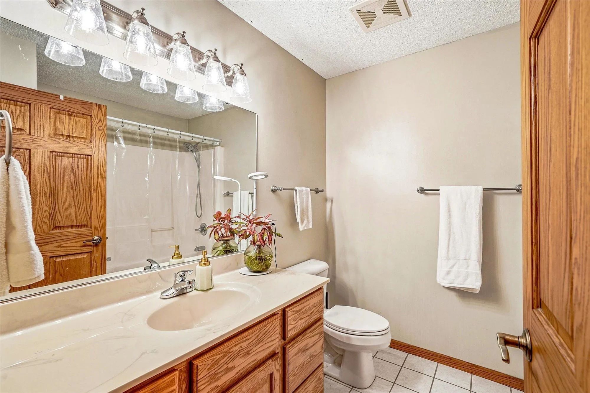 Photo 22 of 409 Smith Avenue
