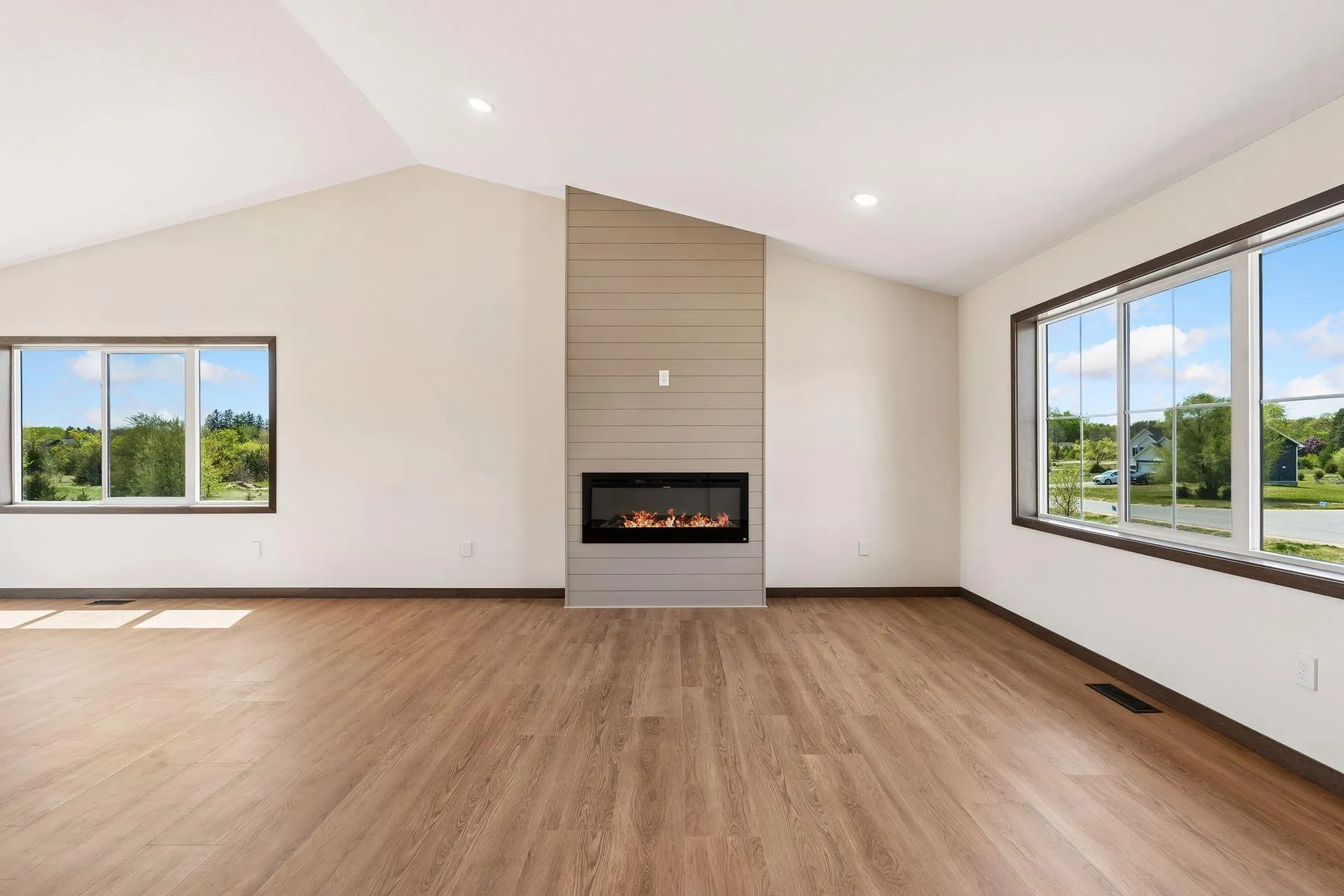 Photo 13 of 22890 Zion Nw Parkway