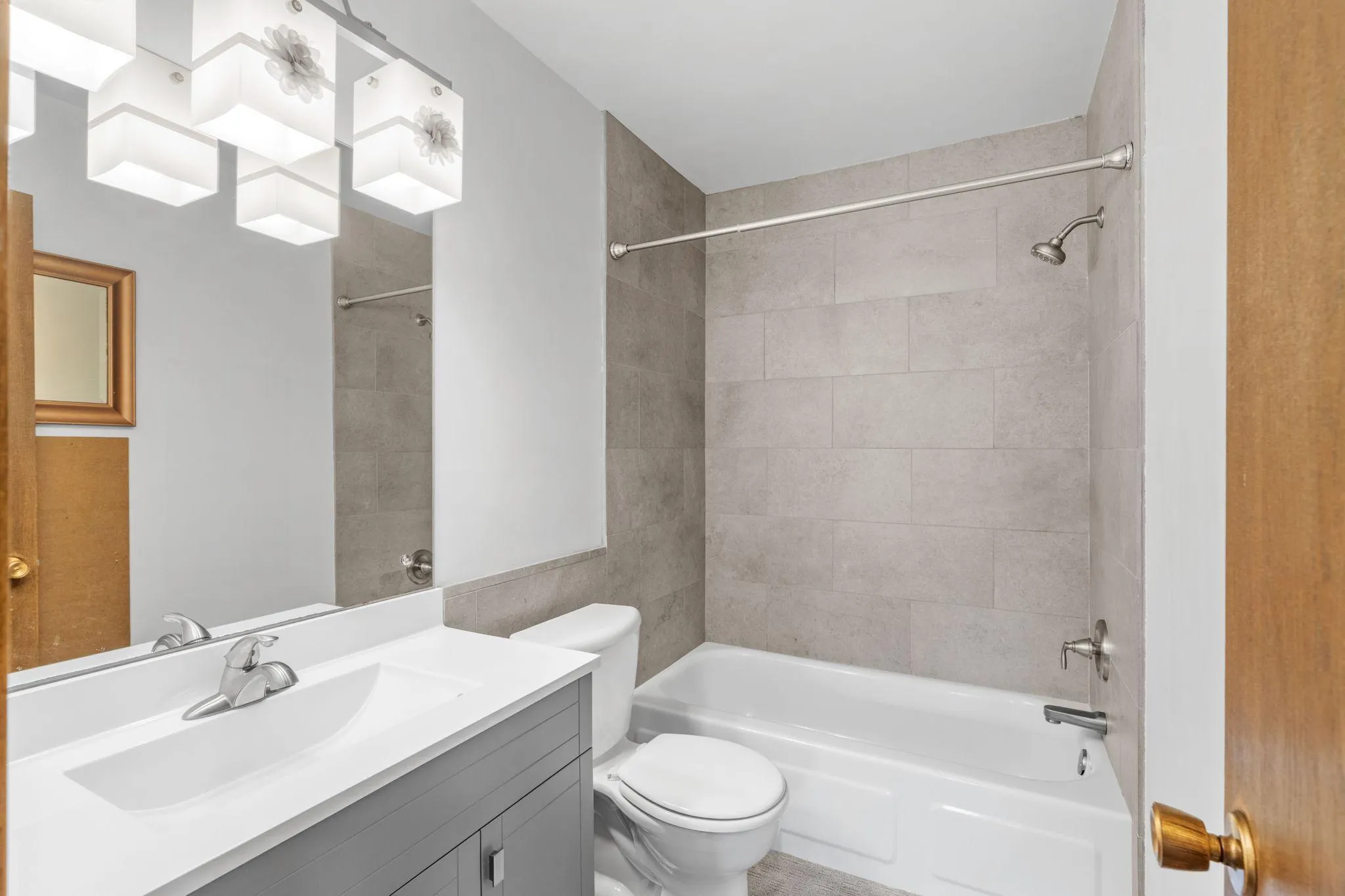Photo 9 of 4120 Parklawn Avenue Unit 220