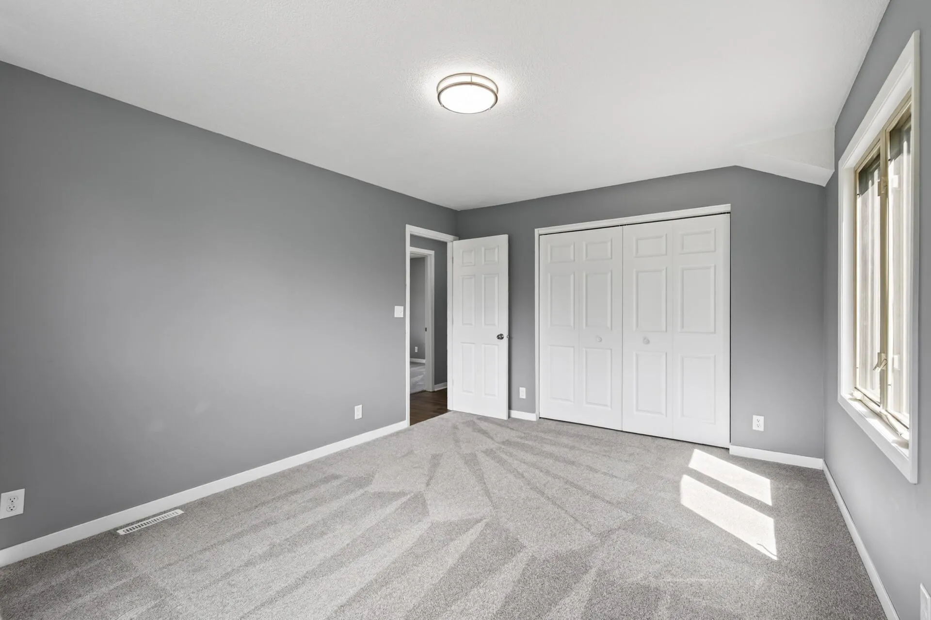 Photo 11 of 20740 Viking Ne Boulevard