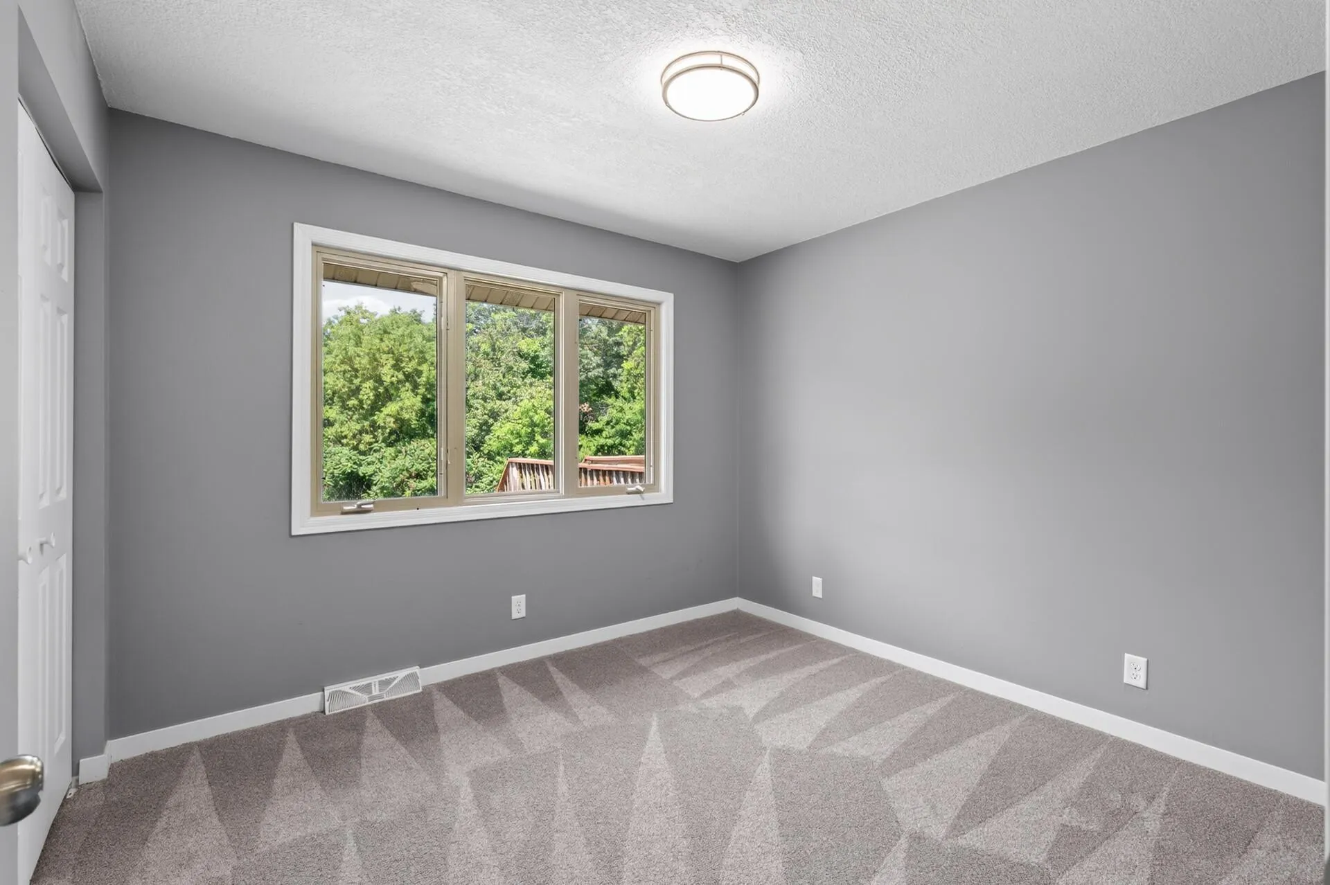 Photo 13 of 20740 Viking Ne Boulevard