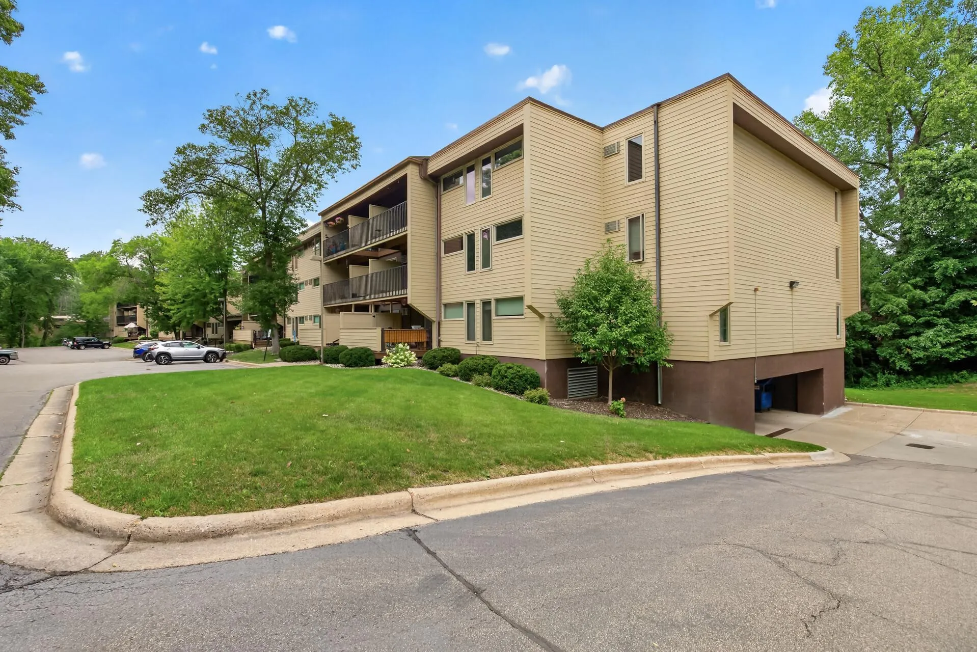 Photo 27 of 12600 Parkwood Drive Unit 110