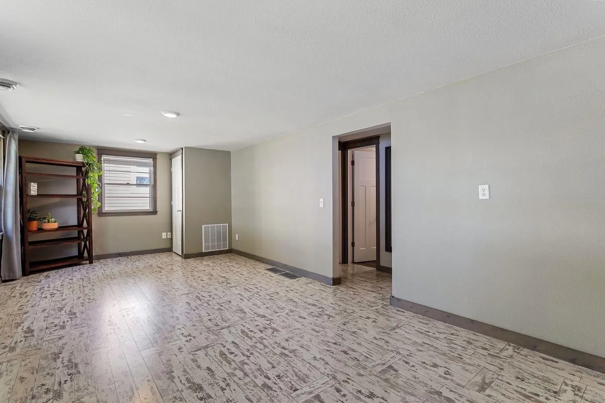 Photo 11 of 431 Shoreacres Drive