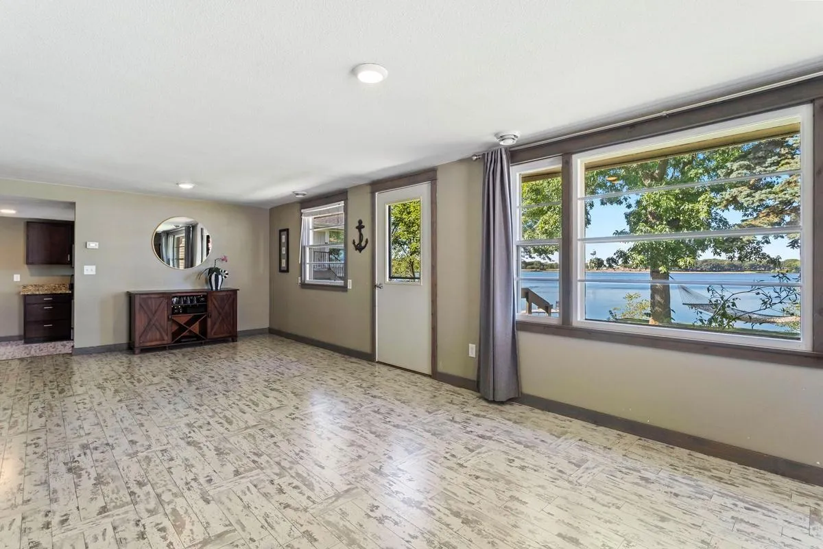 Photo 10 of 431 Shoreacres Drive