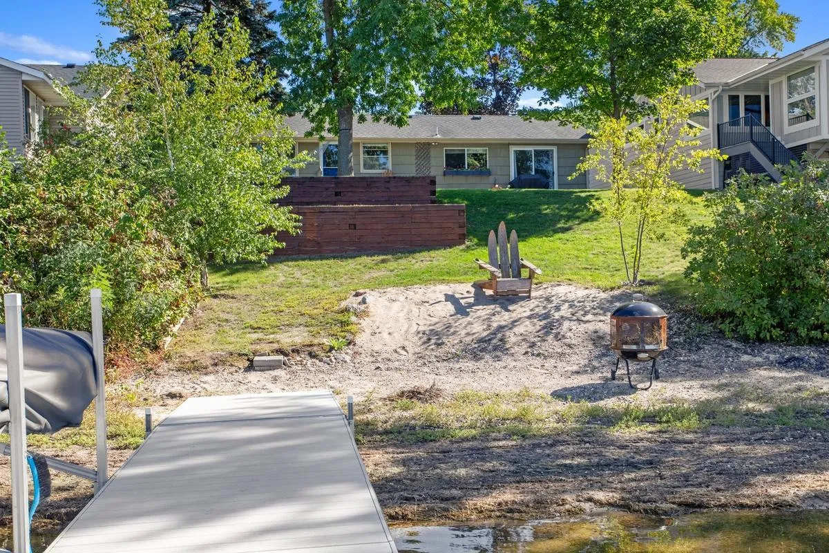 Photo 2 of 431 Shoreacres Drive