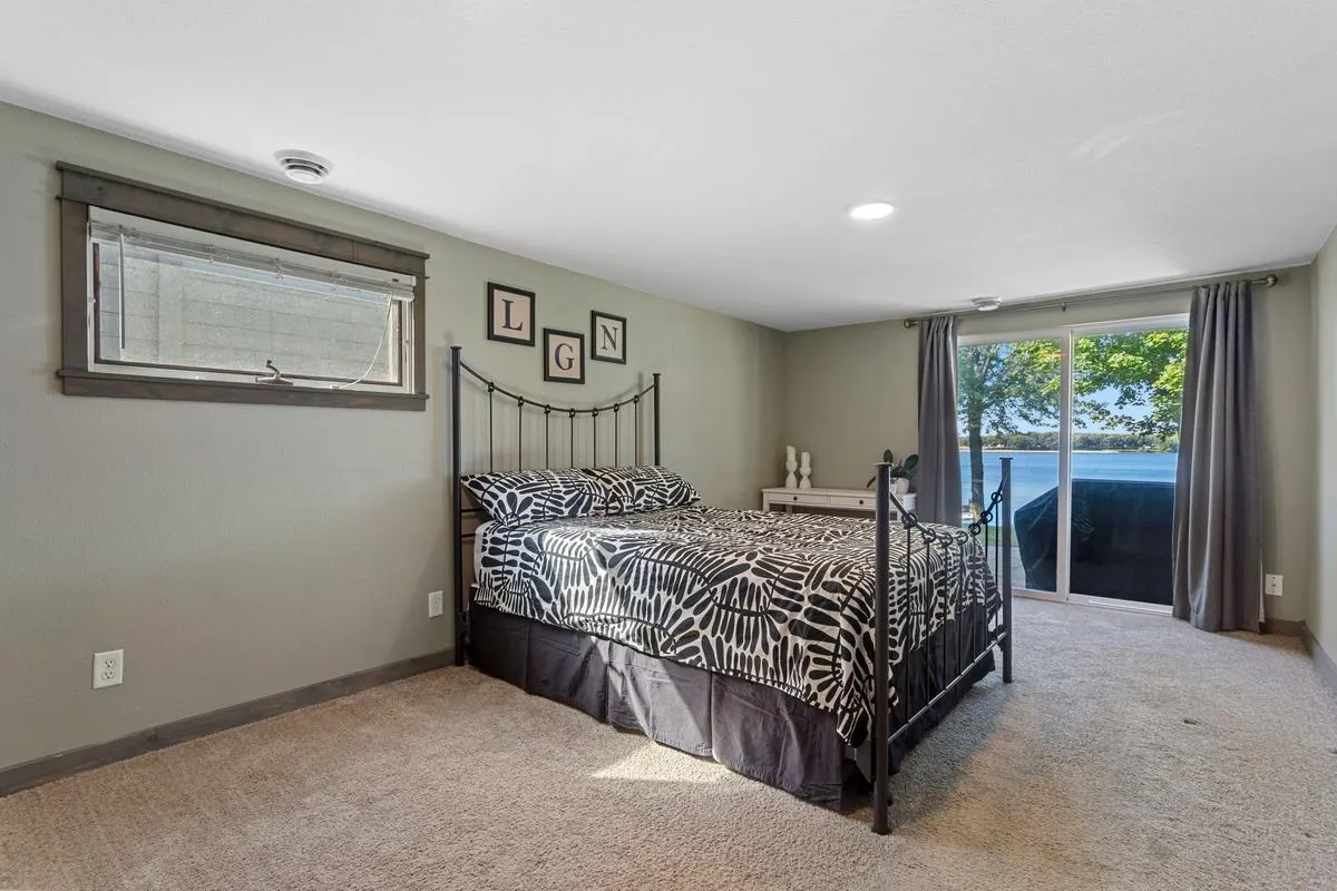 Photo 6 of 431 Shoreacres Drive