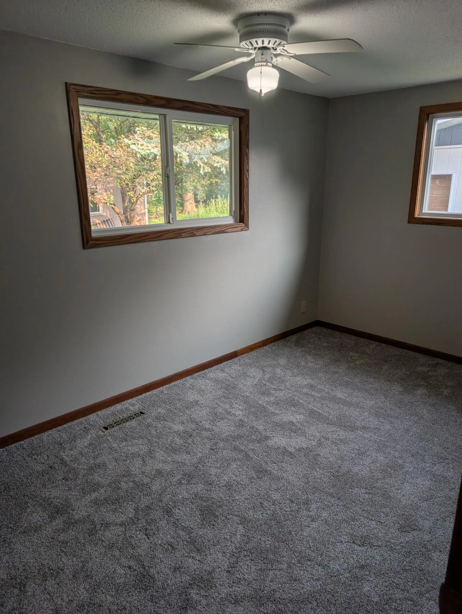 Photo 14 of 1390 6th Avenue