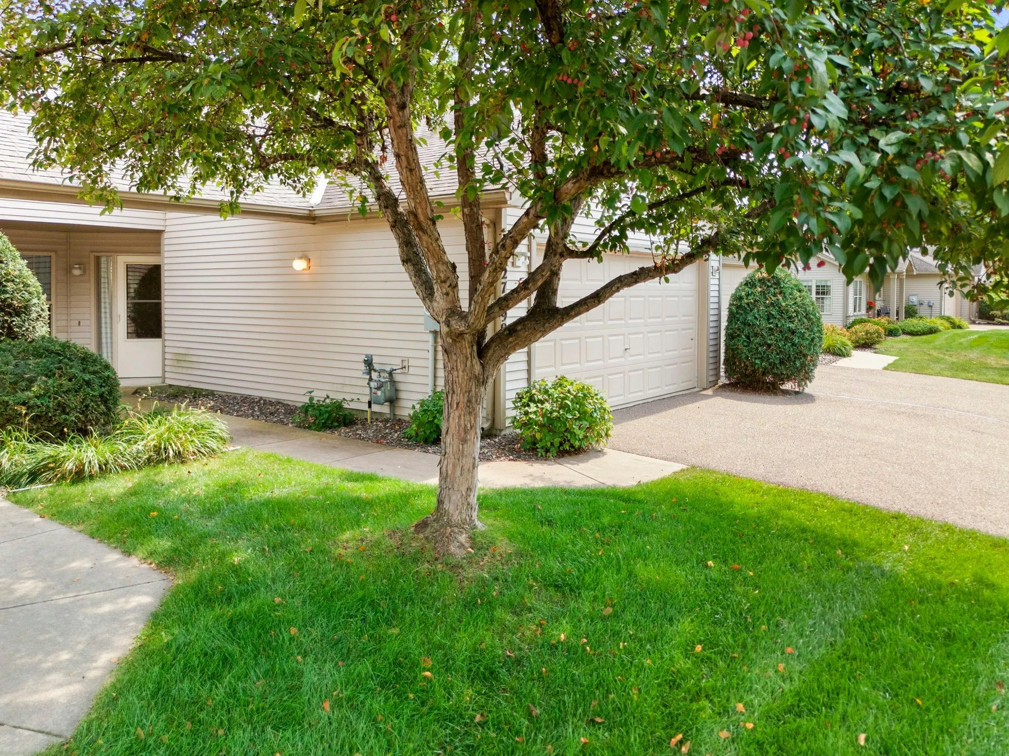 Photo 8 of 27699 Woodland Drive