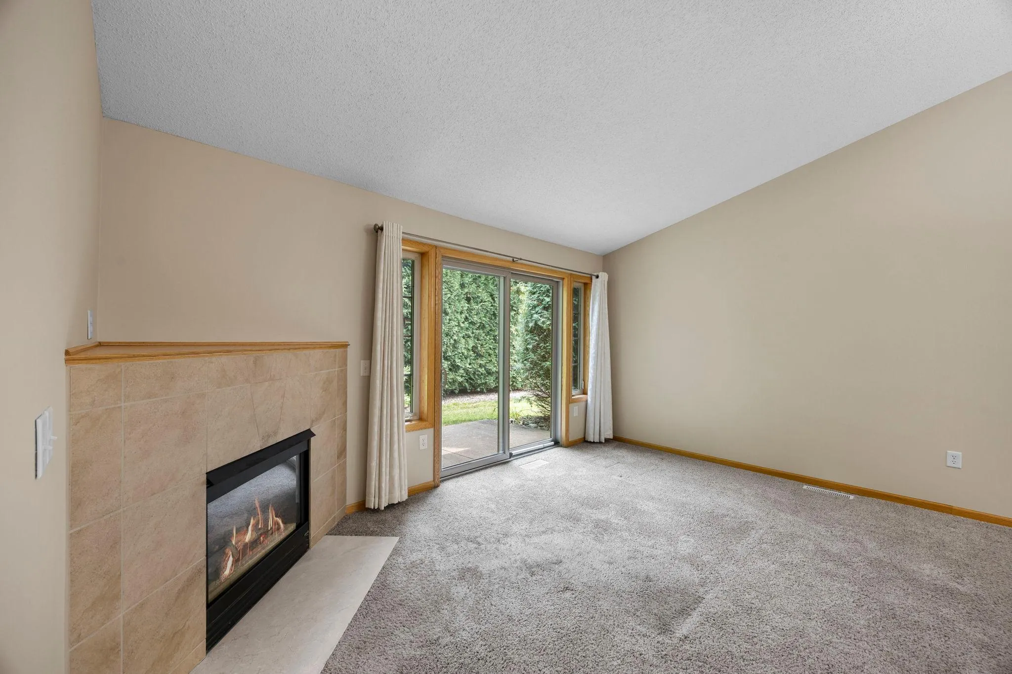 Photo 16 of 27699 Woodland Drive