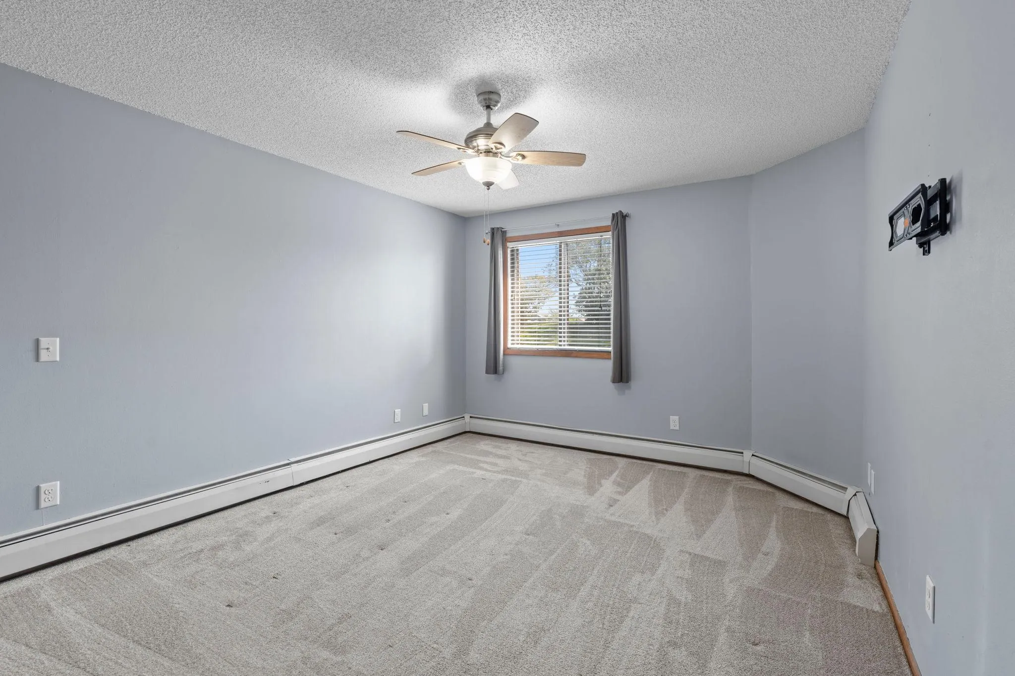 Photo 11 of 14847 Endicott Way Unit 107