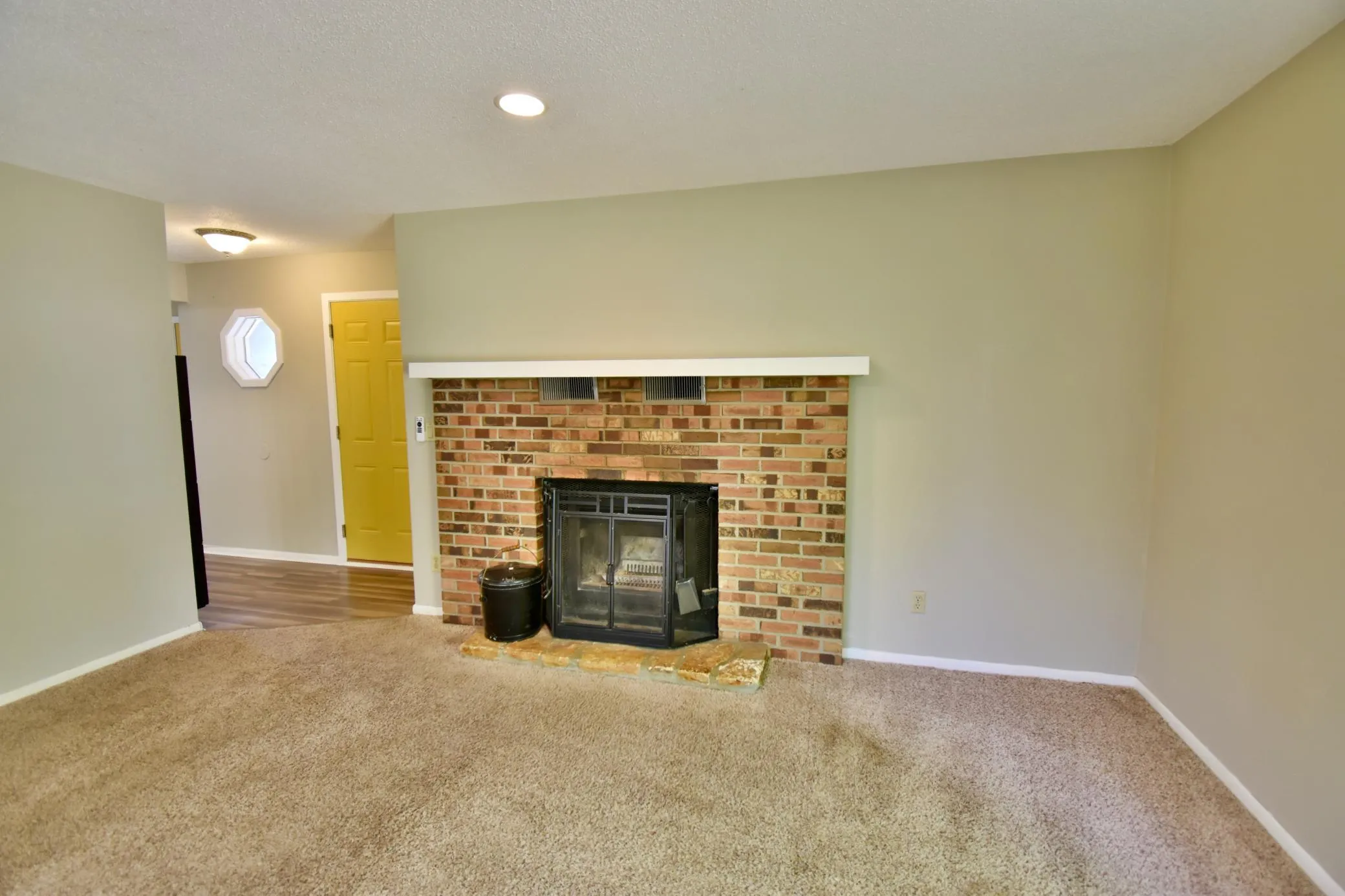 Photo 6 of 18555 147th Nw Street