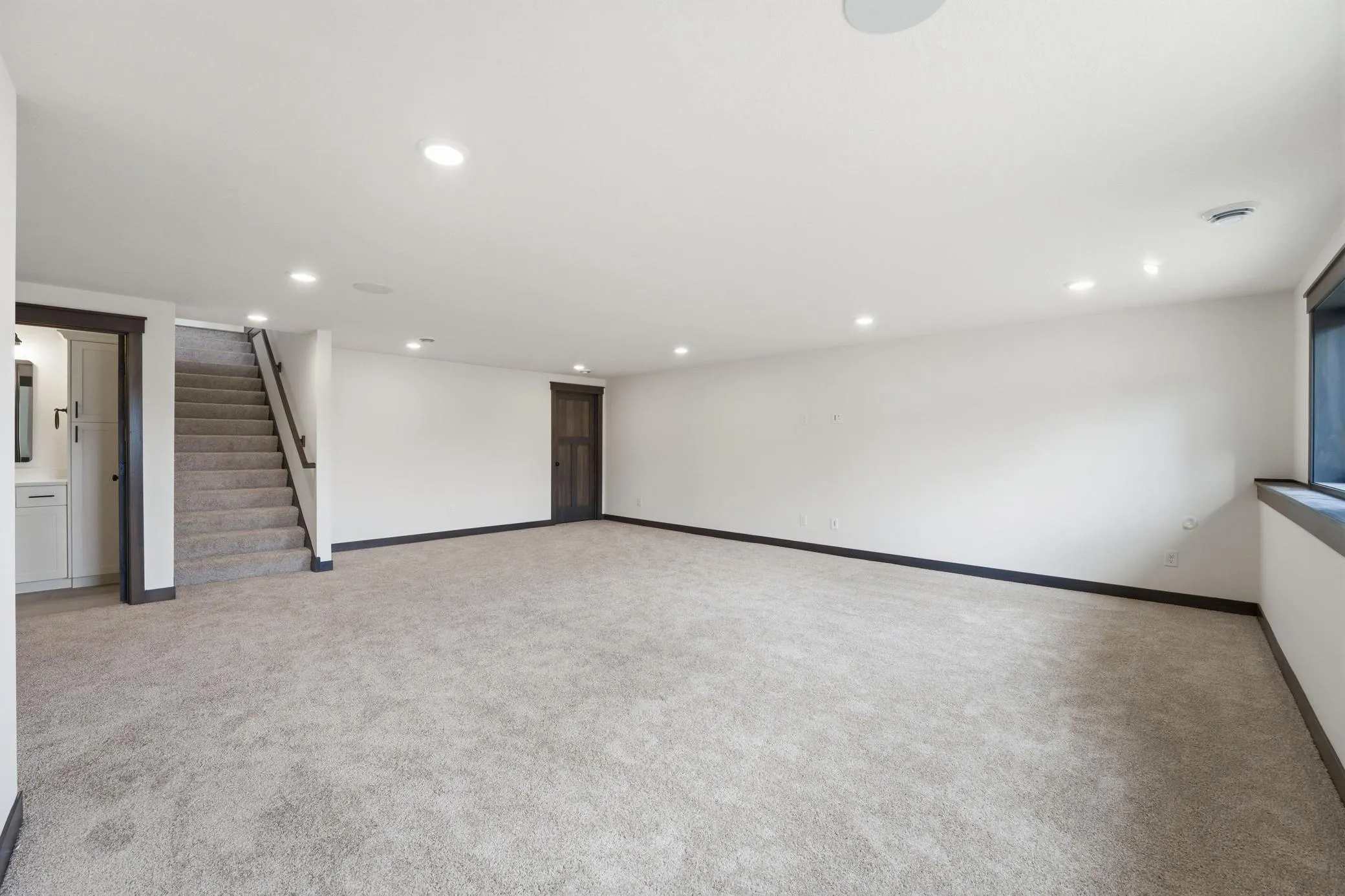 Photo 49 of 909 Acorn Court