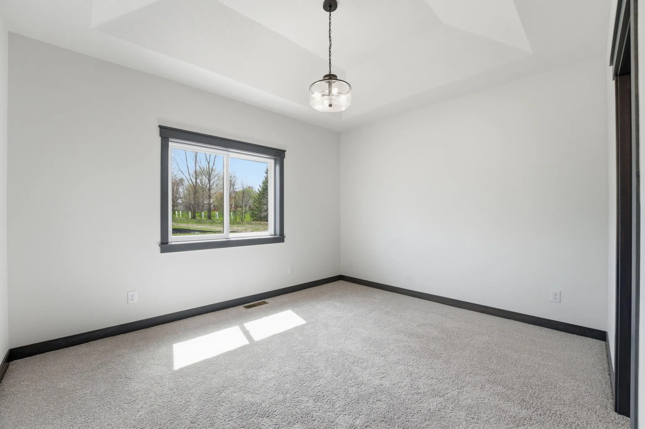 Photo 42 of 909 Acorn Court