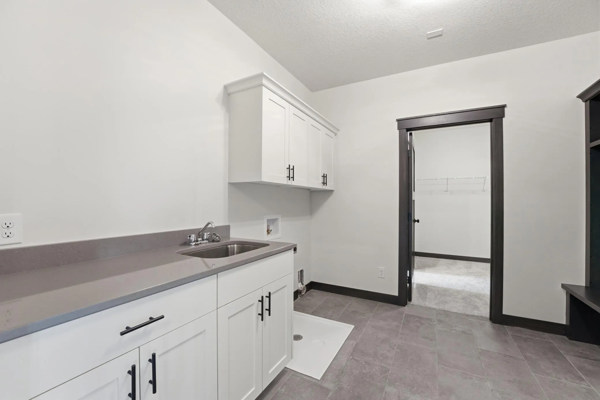 Photo 30 of 909 Acorn Court