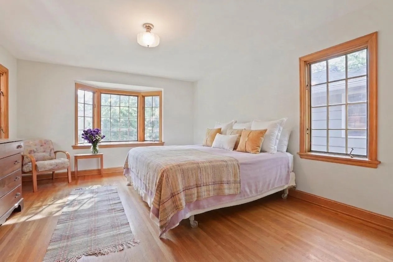 Photo 16 of 1393 Keston Street