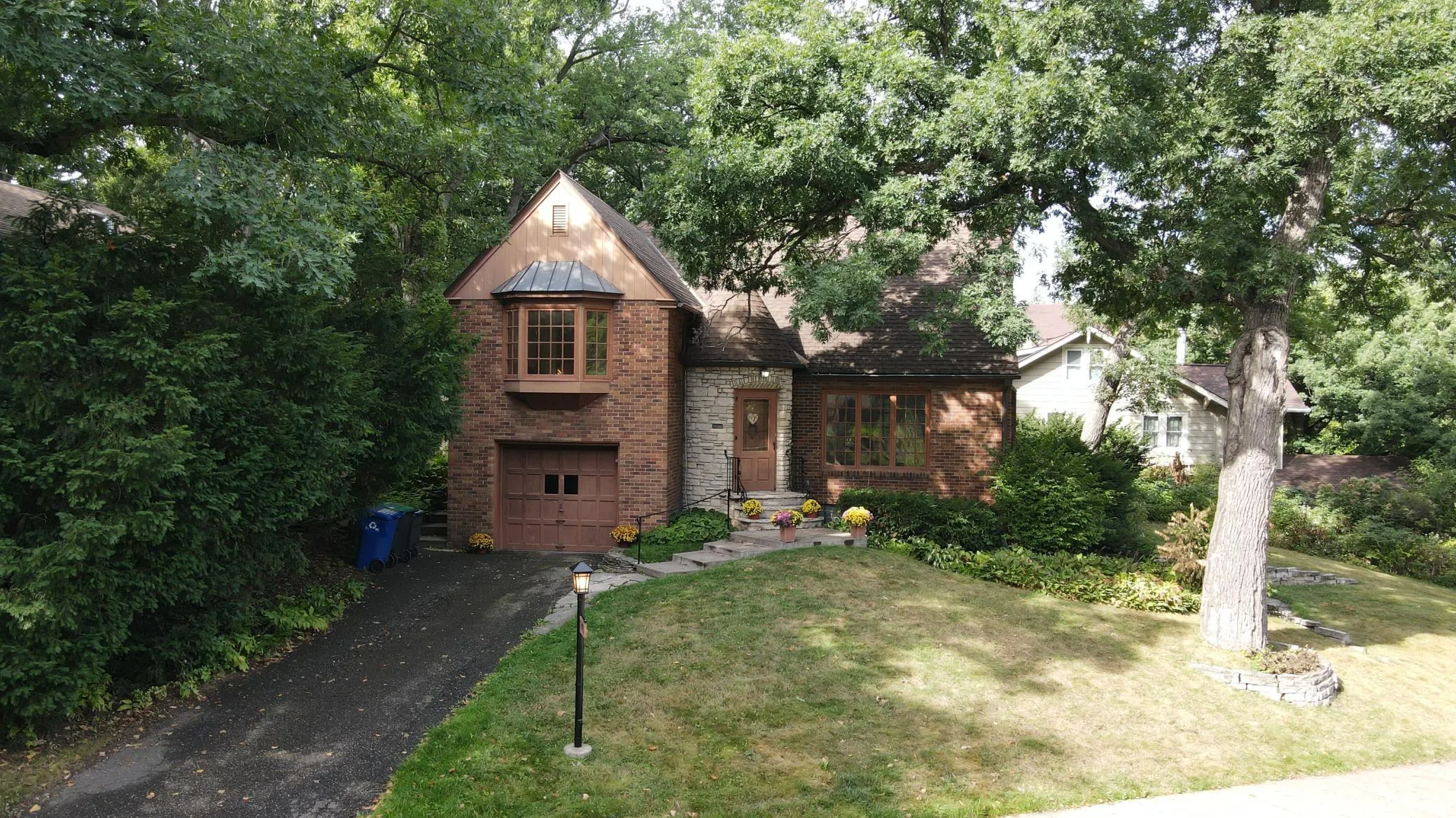 Photo 48 of 1393 Keston Street